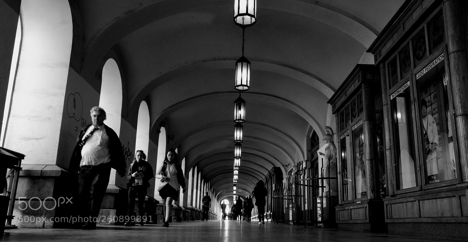 LG G4 sample photo. Archway photography