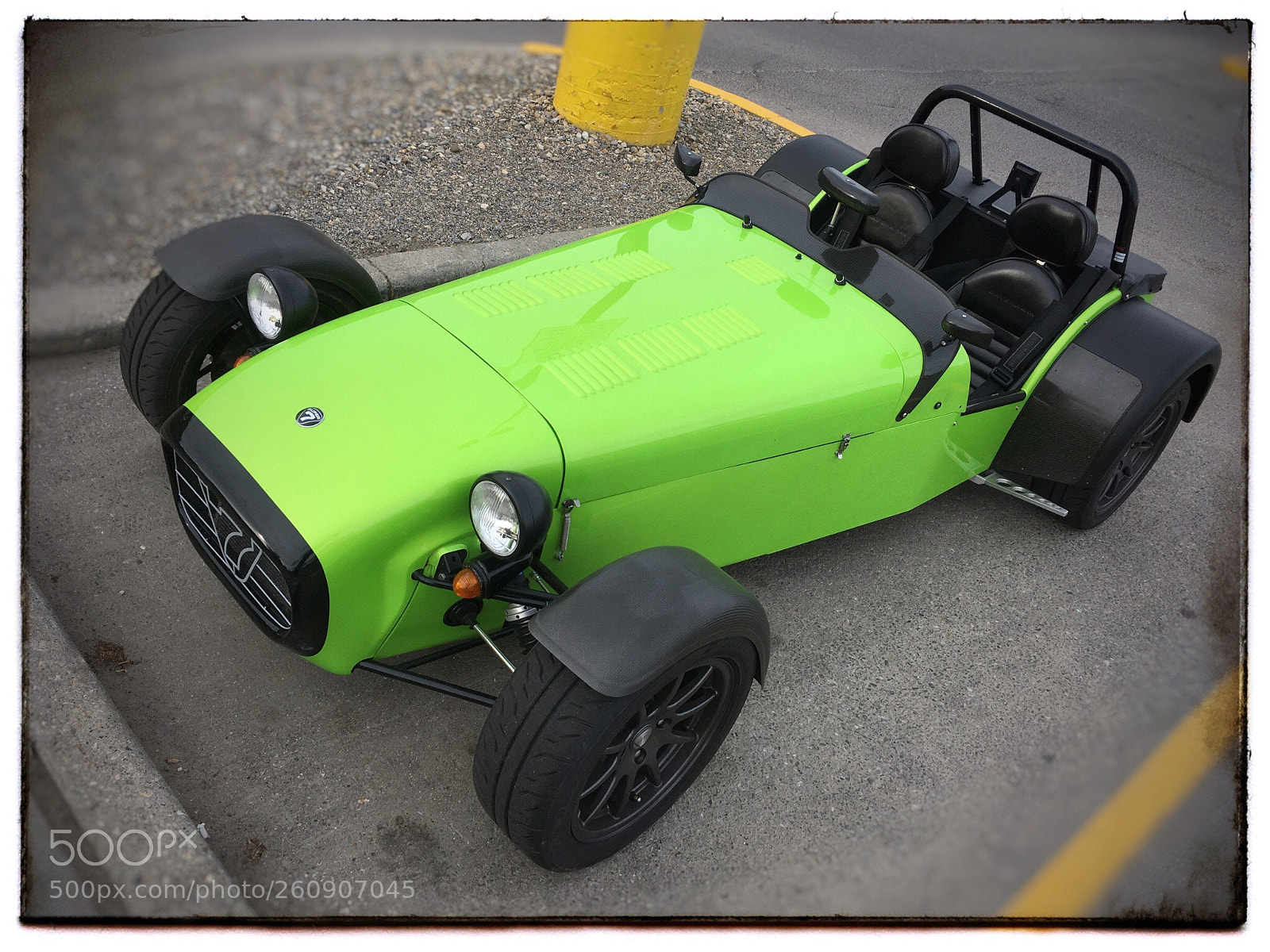 Apple iPhone SE sample photo. Little green roadster. photography