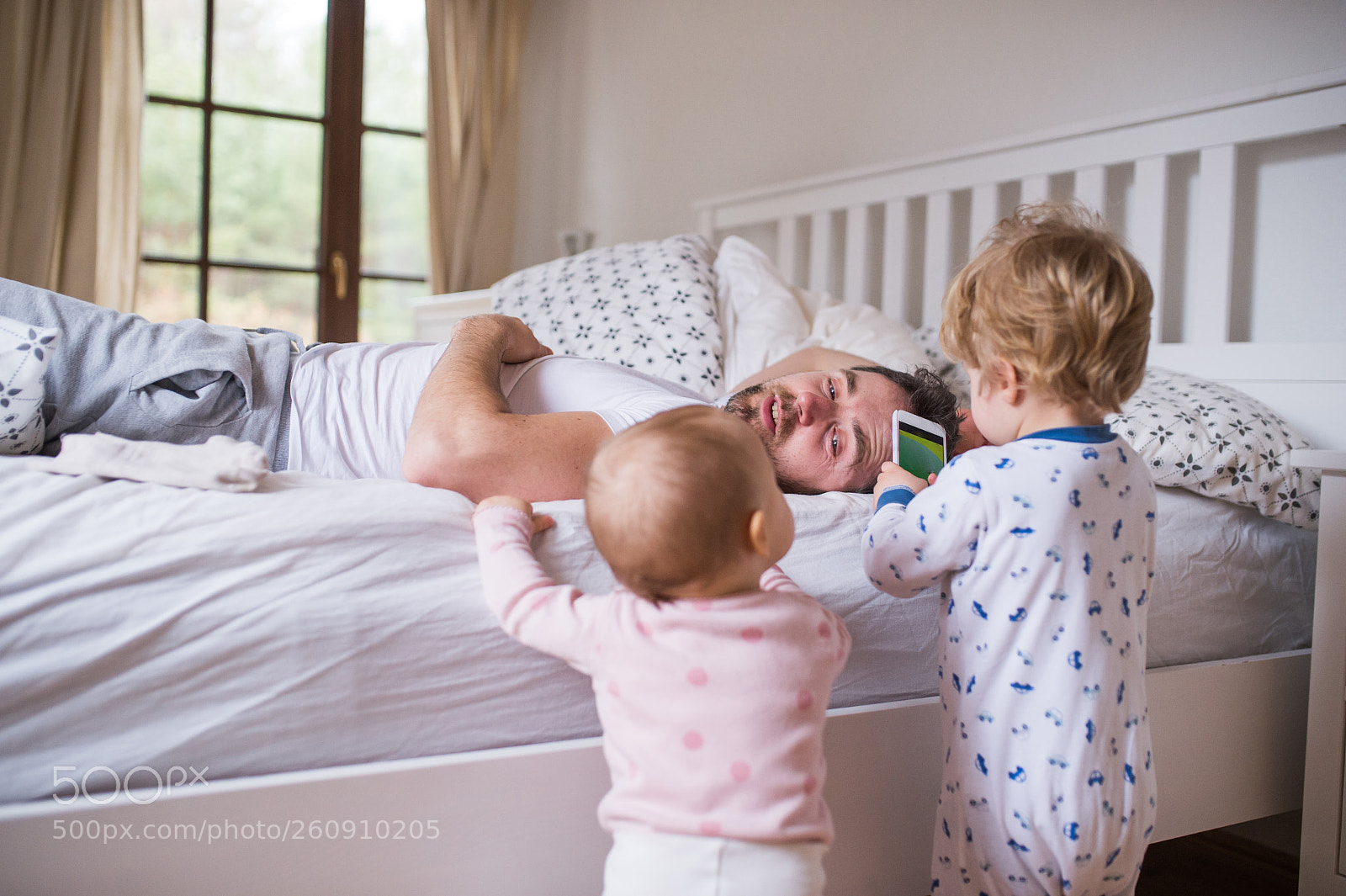 Nikon D4S sample photo. Two toddler children with photography