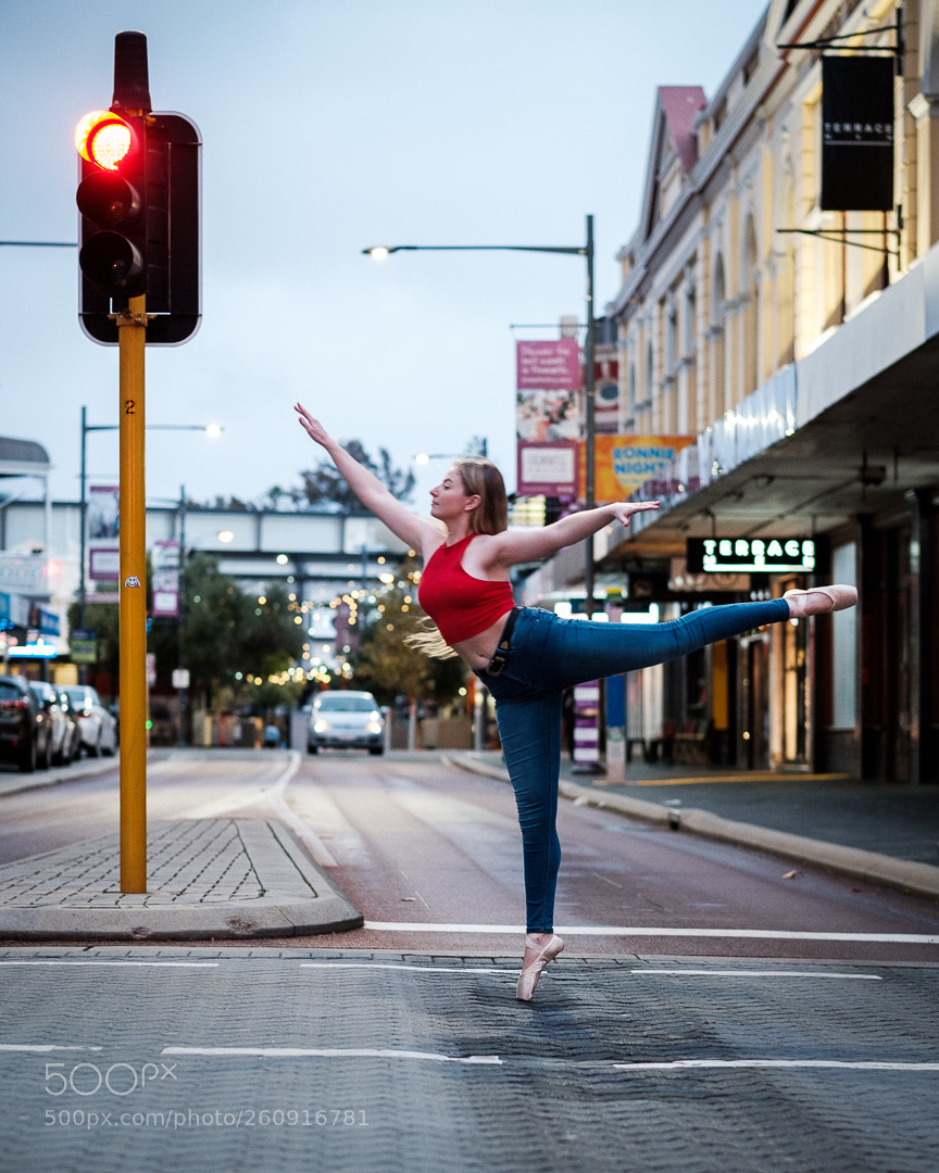 Fujifilm X-T2 sample photo. Dancing in the streets photography