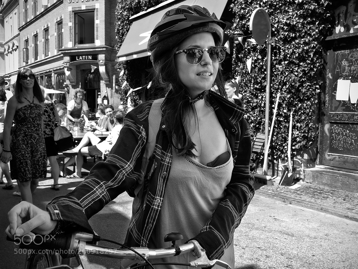 Fujifilm X-Pro2 sample photo. Bike pushing 12 photography