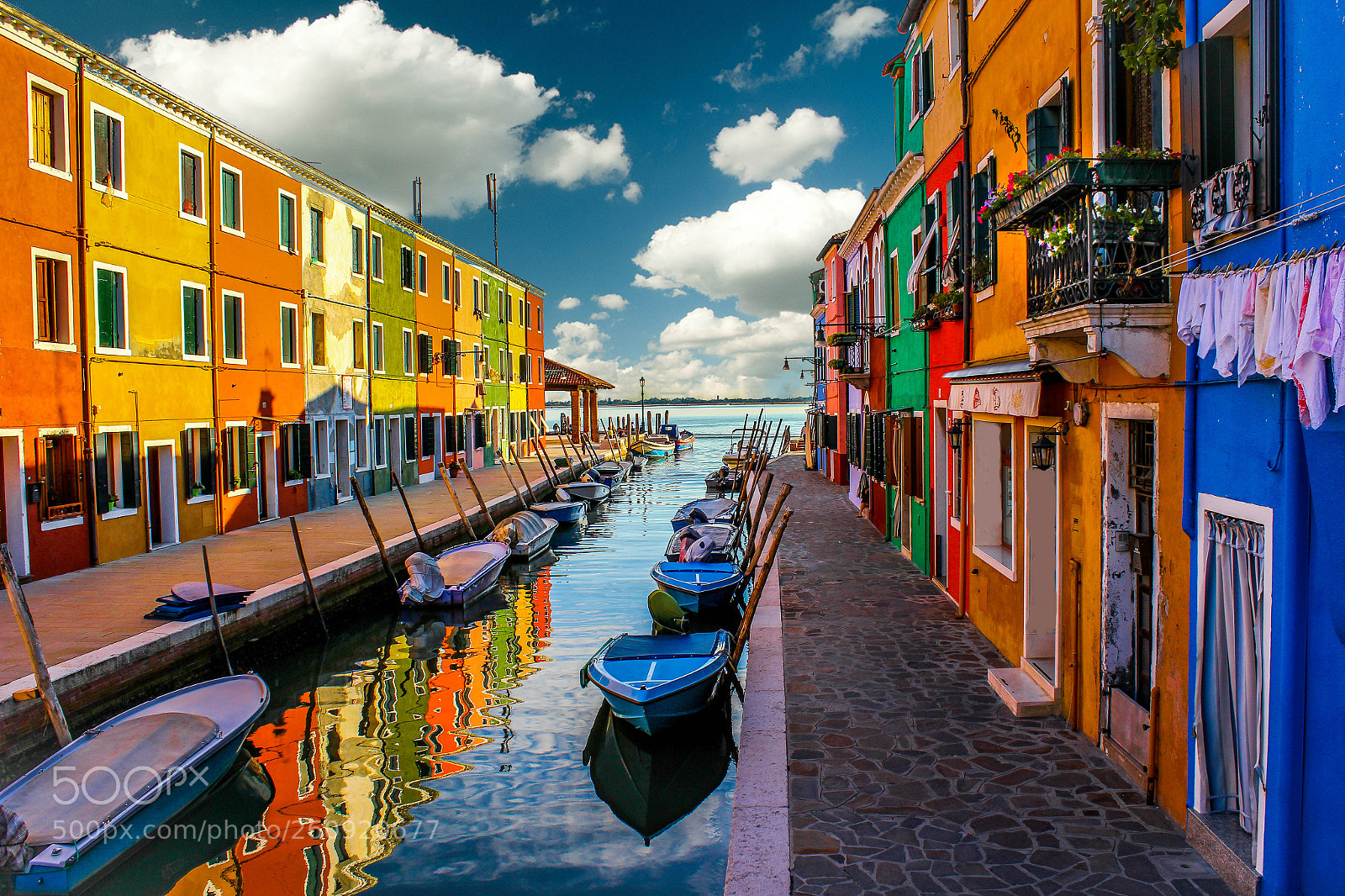 Canon EOS 550D (EOS Rebel T2i / EOS Kiss X4) sample photo. Burano island canals photography