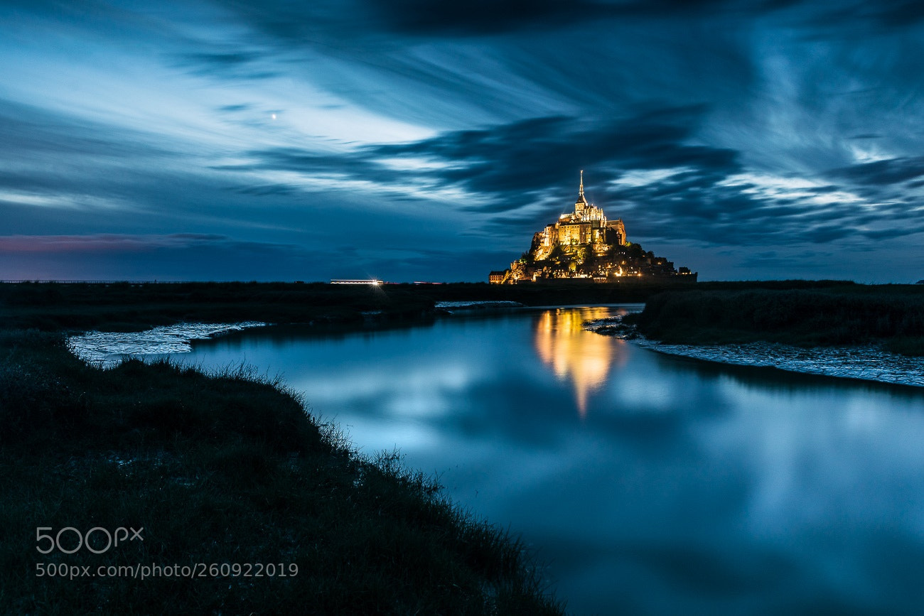 Canon EOS 5D Mark IV sample photo. Golden mont saint michel photography