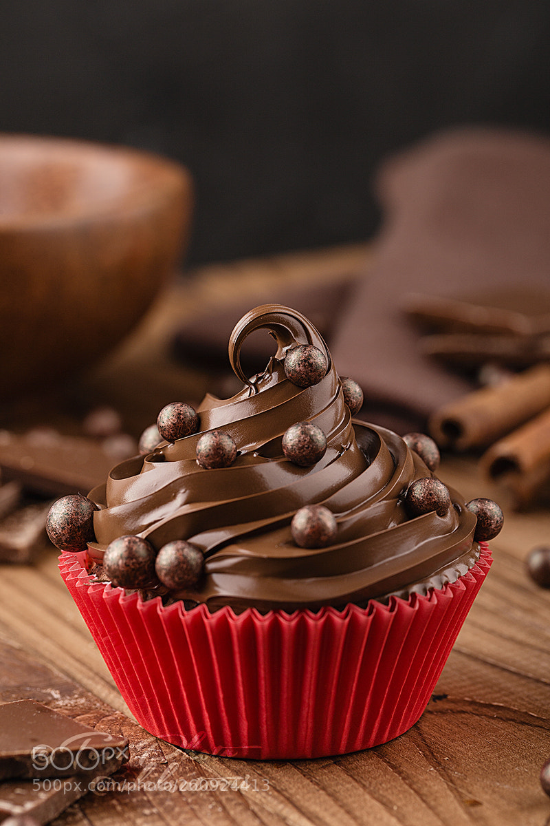 Canon EOS 6D sample photo. Homemade chocolate cupcake with photography