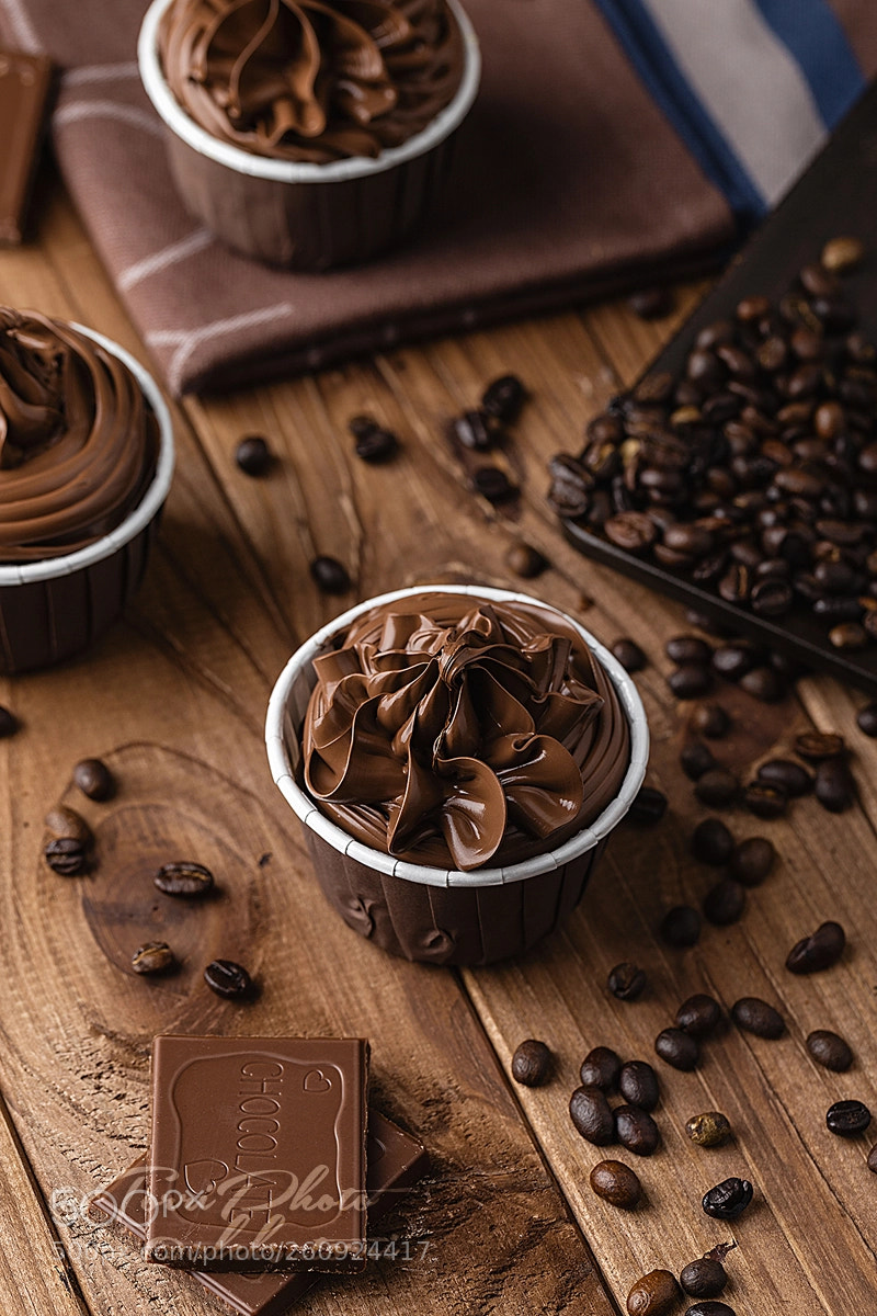 Canon EOS 6D sample photo. Homemade chocolate cupcakes on photography