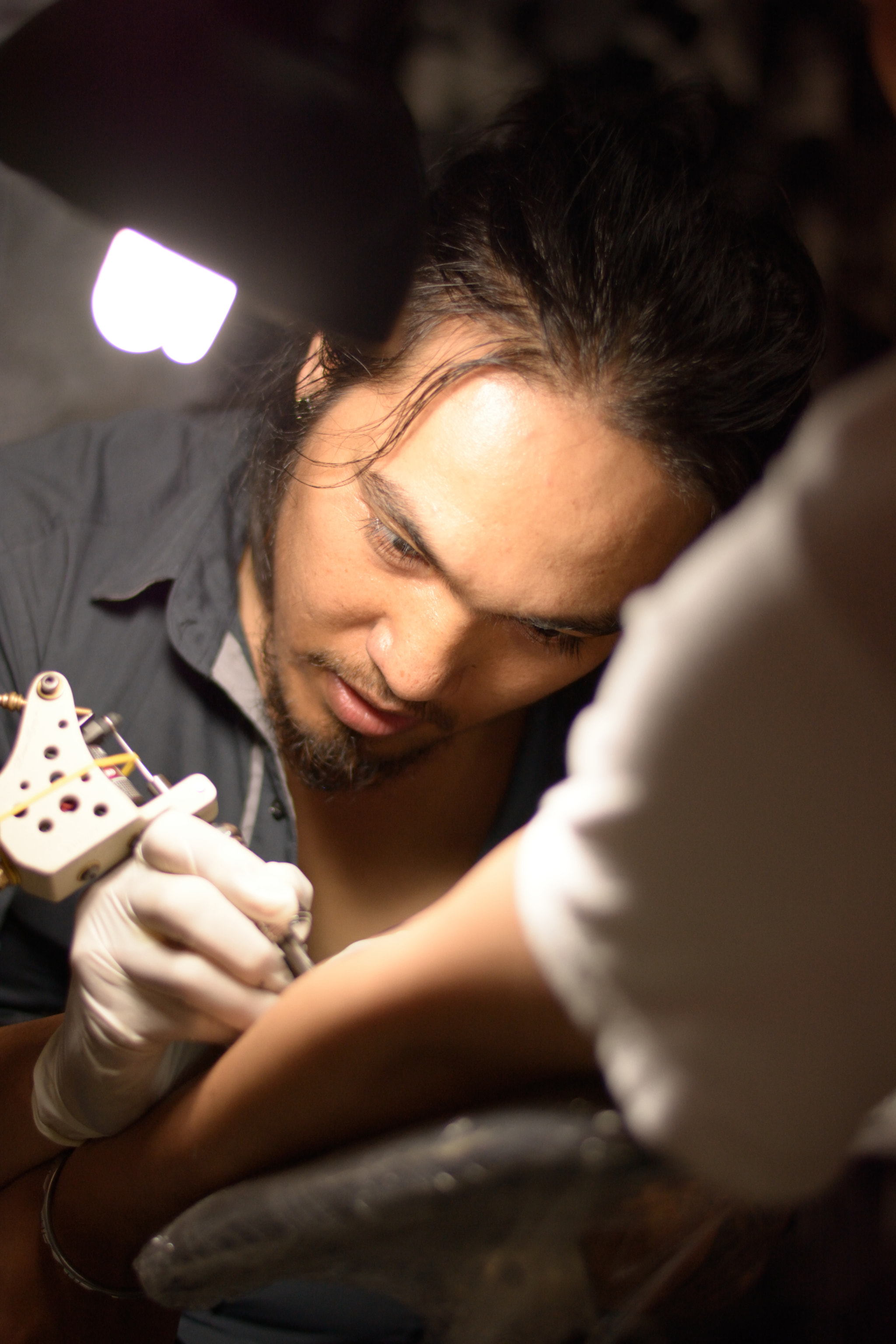 Nikon D7100 + Nikon AF-S Nikkor 50mm F1.8G sample photo. Tattooist at work. photography