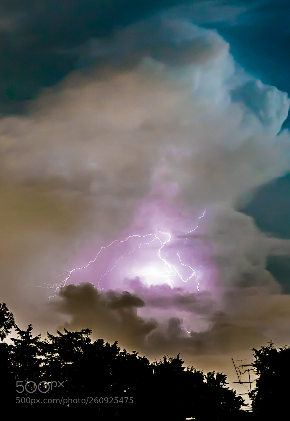 Panasonic Lumix DMC-GX85 (Lumix DMC-GX80 / Lumix DMC-GX7 Mark II) sample photo. Silent lightning photography