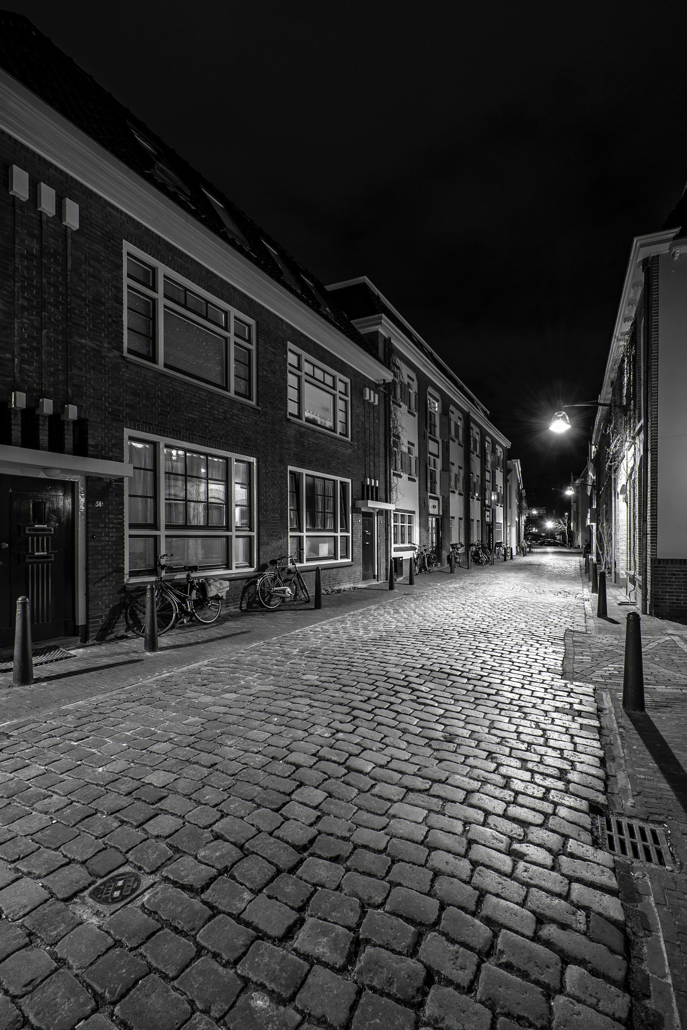 Nikon D3X sample photo. Dutch steet at night photography