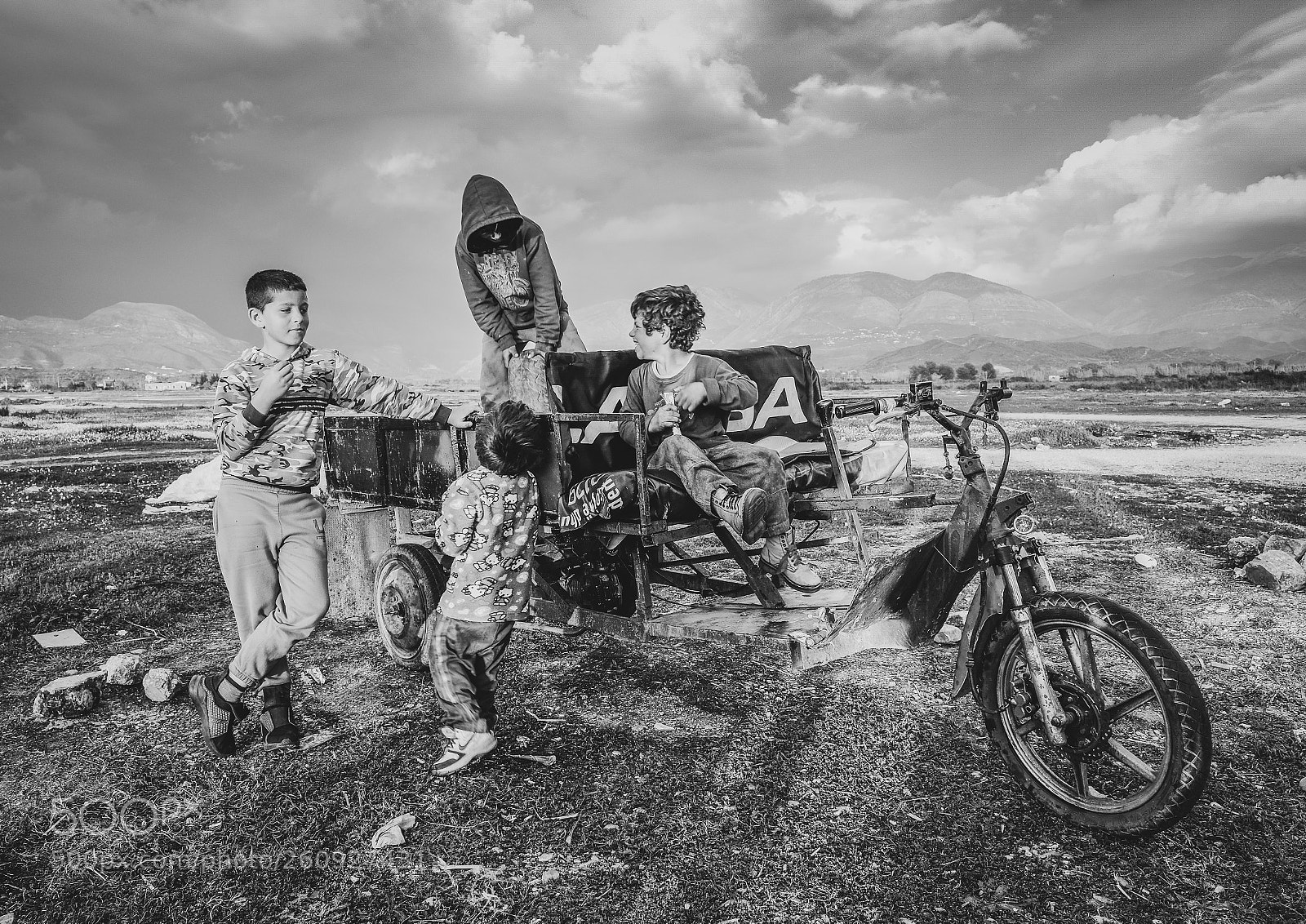 Fujifilm X-T2 sample photo. Romani boys having fun photography