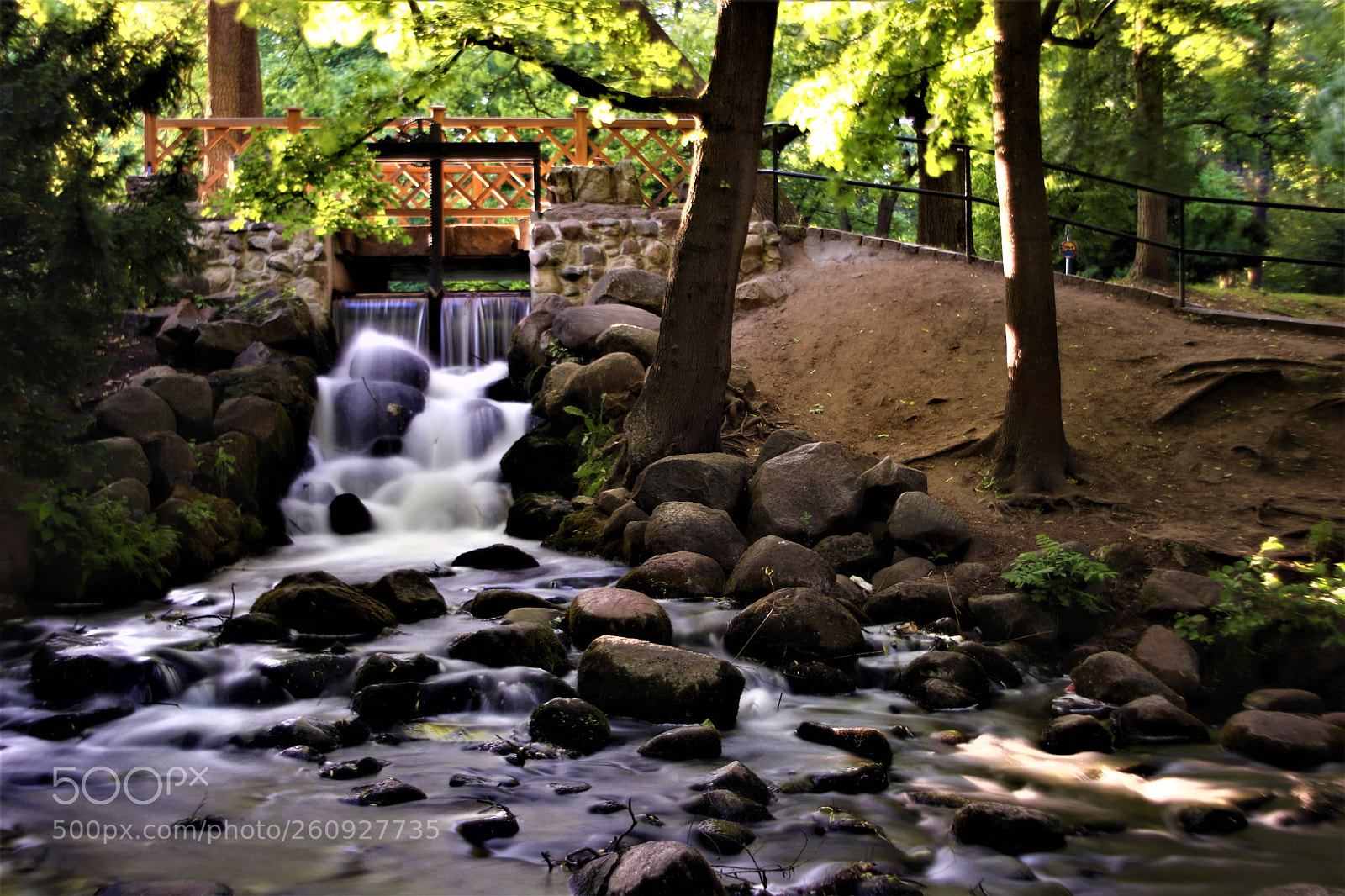 Canon EOS 77D (EOS 9000D / EOS 770D) sample photo. River in park photography