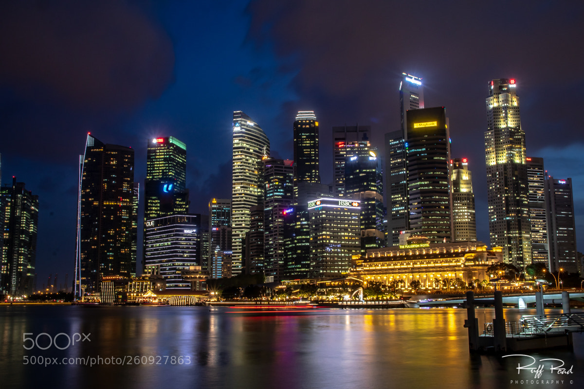 Canon EOS 80D sample photo. Bright lights, big city photography