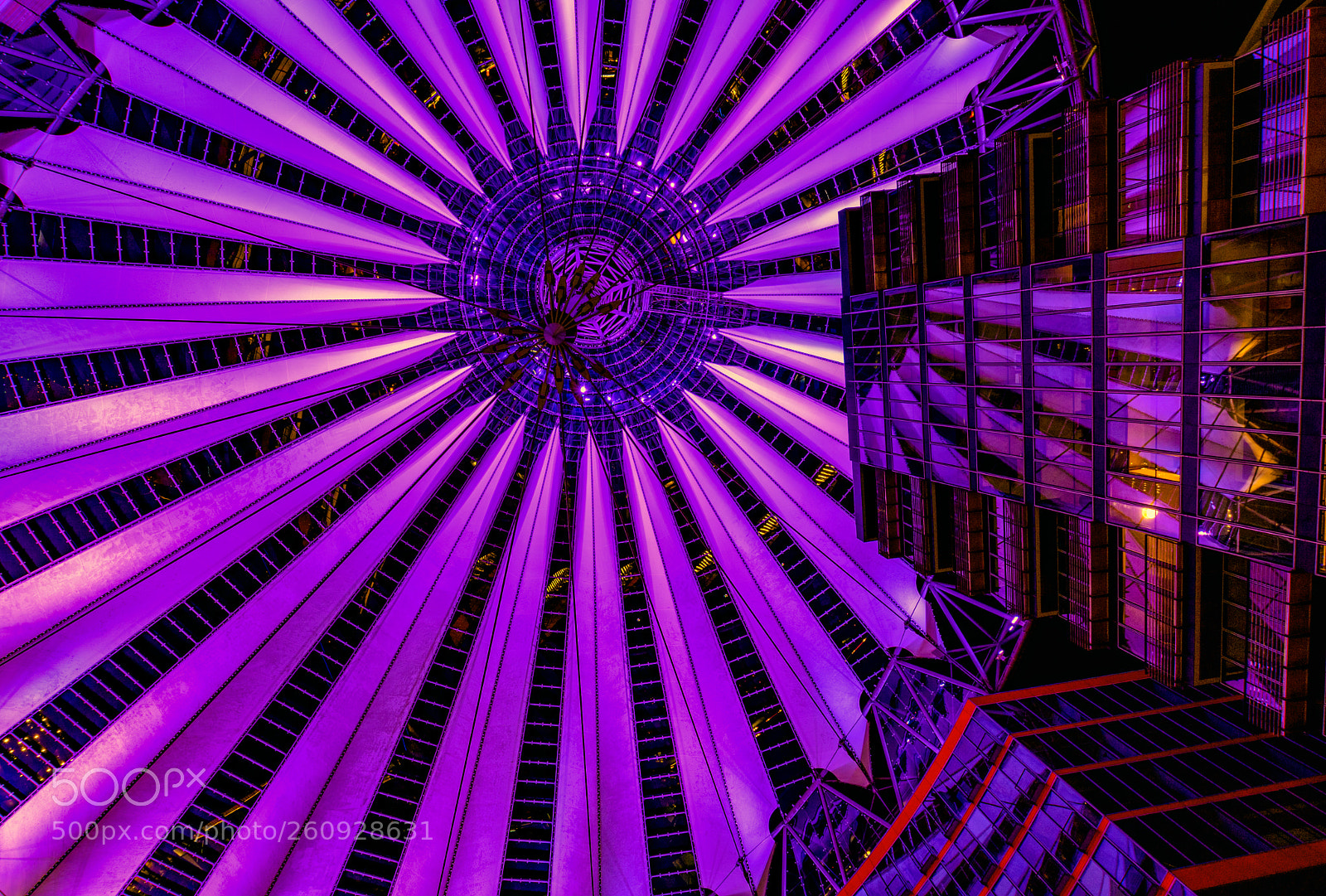 Canon EOS 750D (EOS Rebel T6i / EOS Kiss X8i) sample photo. Sony center photography