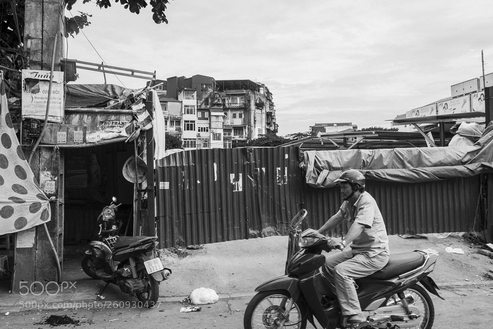Nikon D5200 sample photo. On the street photography