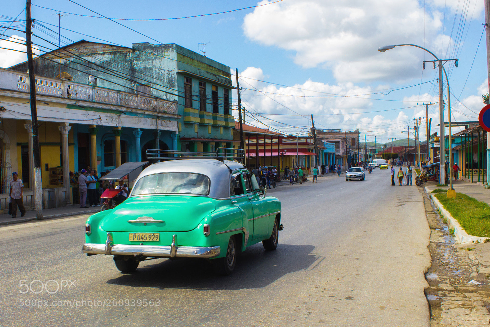 Canon EOS 600D (Rebel EOS T3i / EOS Kiss X5) sample photo. Old vintage cuban cars photography