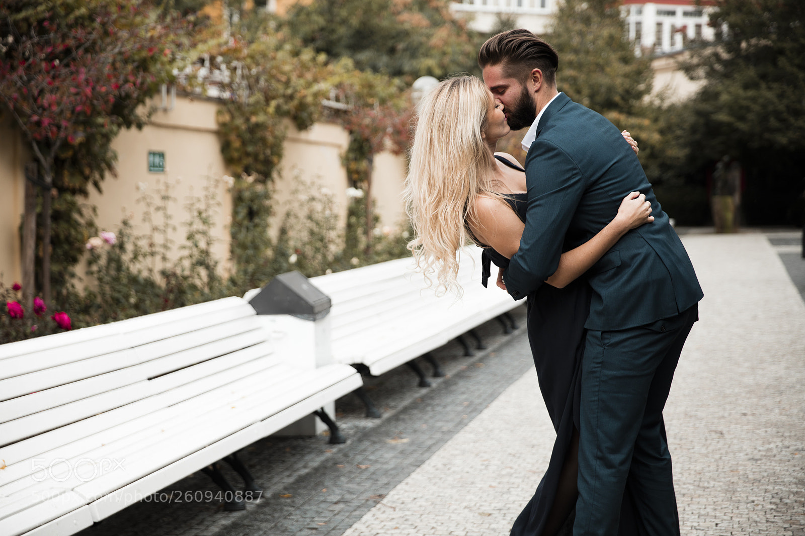 Canon EOS 5DS R sample photo. Loving couple photography
