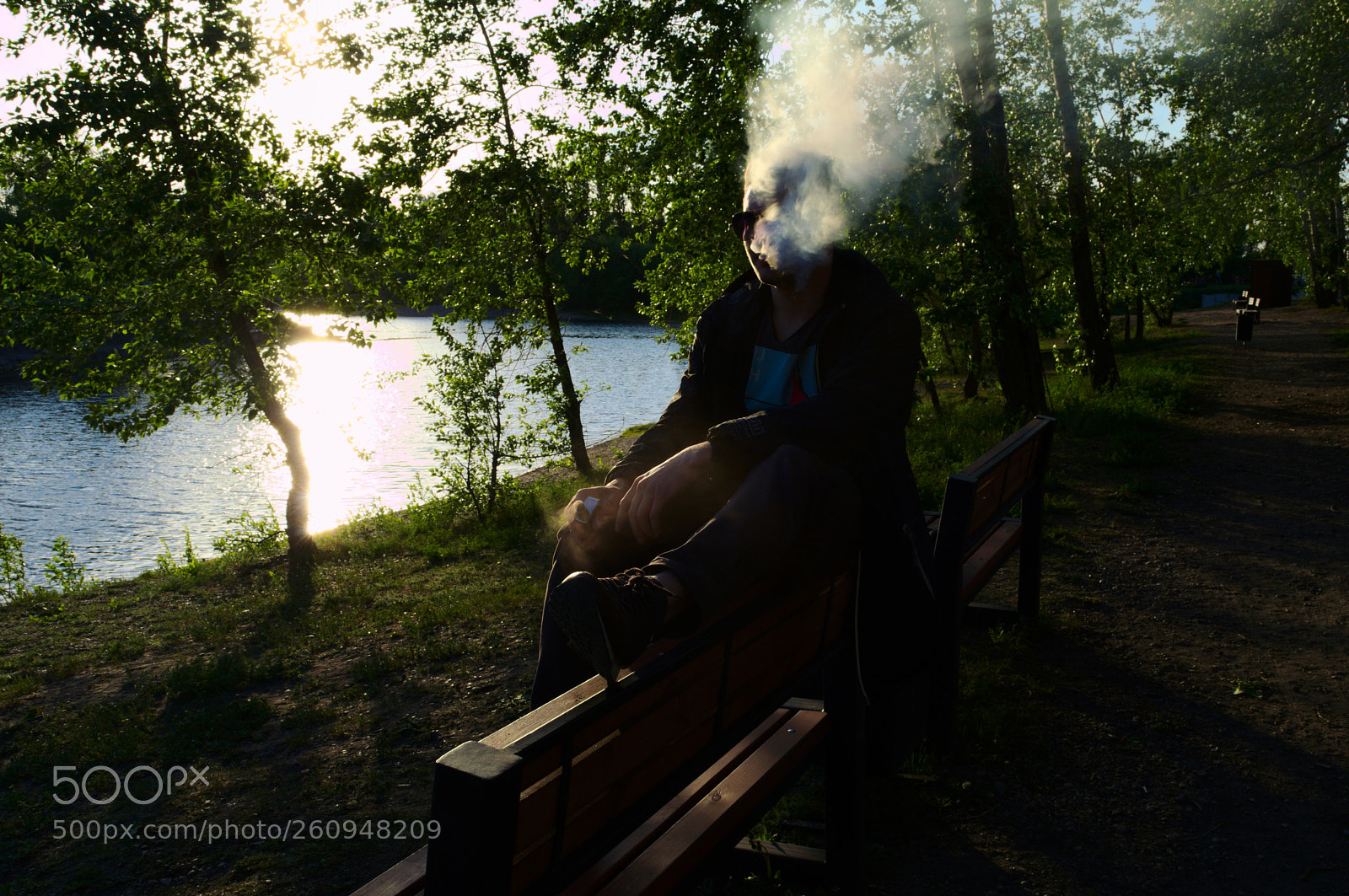 Nikon D3200 sample photo. человек с вэйпом photography