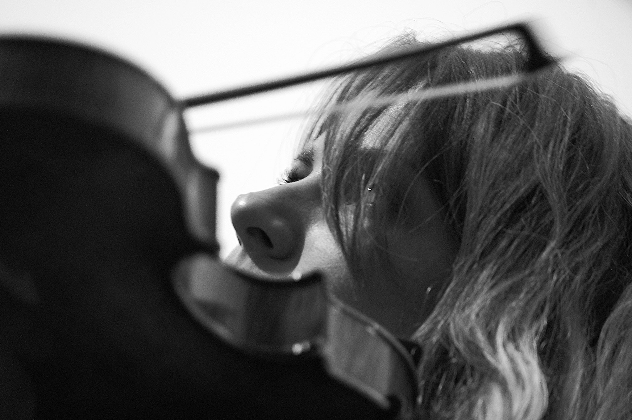 Pentax K-r sample photo. Violinist photography
