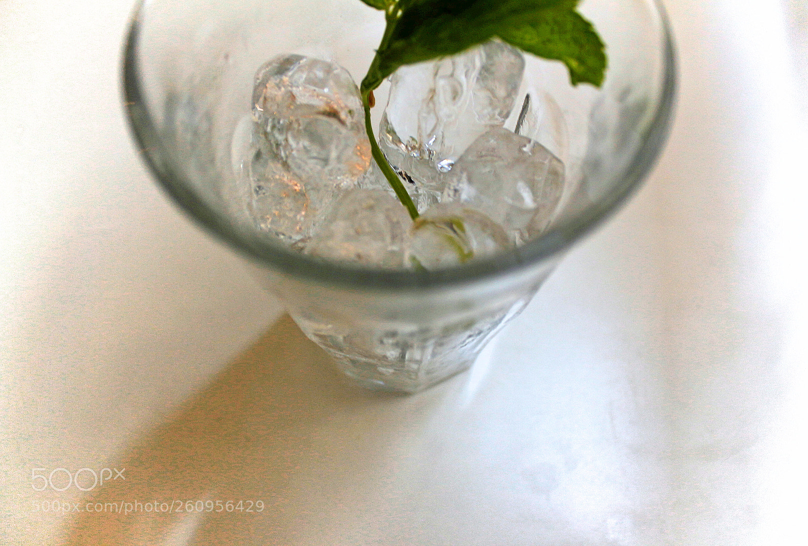 Canon EOS 700D (EOS Rebel T5i / EOS Kiss X7i) sample photo. Ice cubes. photography