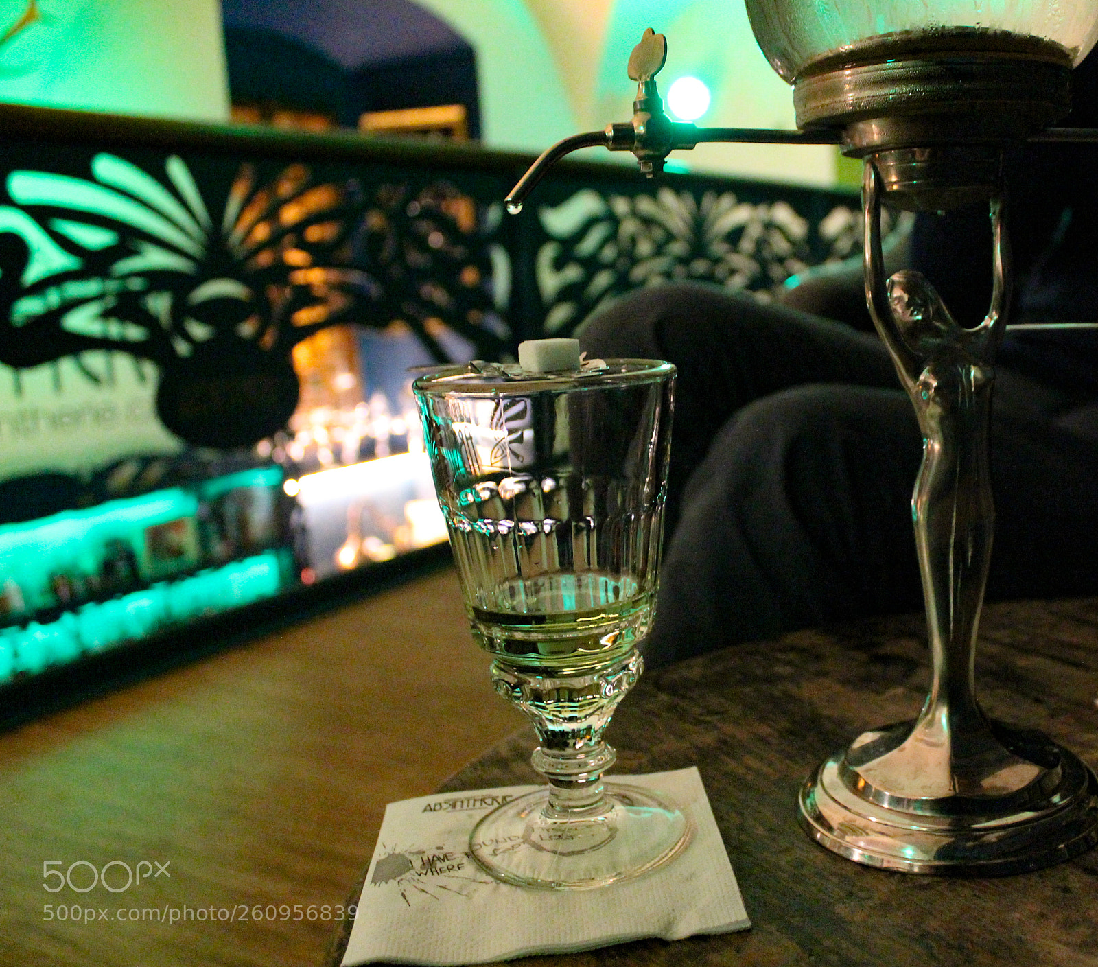 Canon EOS 550D (EOS Rebel T2i / EOS Kiss X4) sample photo. Absinth fountain photography