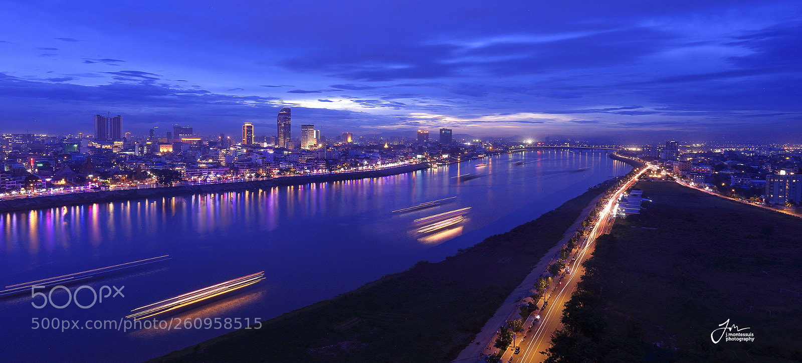 Canon EOS 6D sample photo. Phnom penh and tonle photography