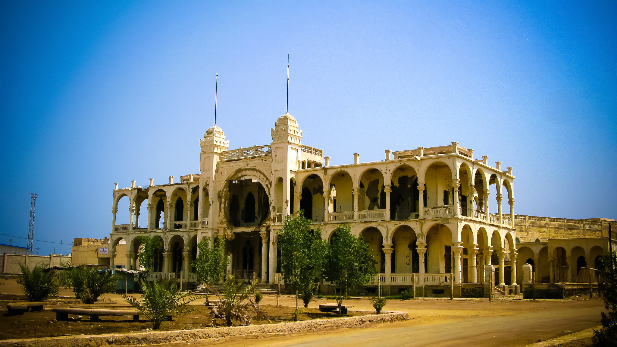 Canon POWERSHOT G9 sample photo. Ruins of the banko italia in the center of massawa, eritrea photography