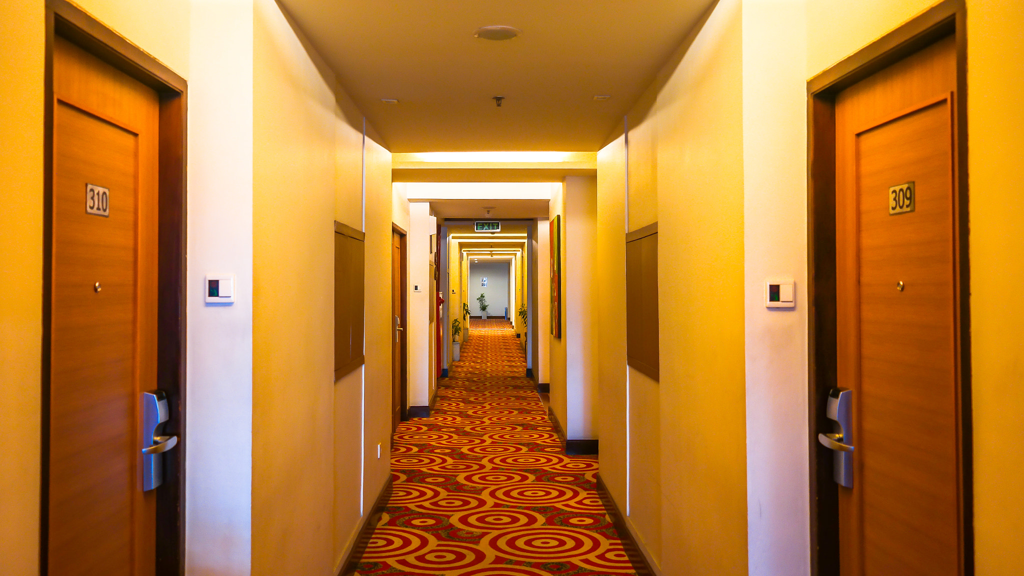 Samsung NX30 sample photo. Room 309 or 310 photography