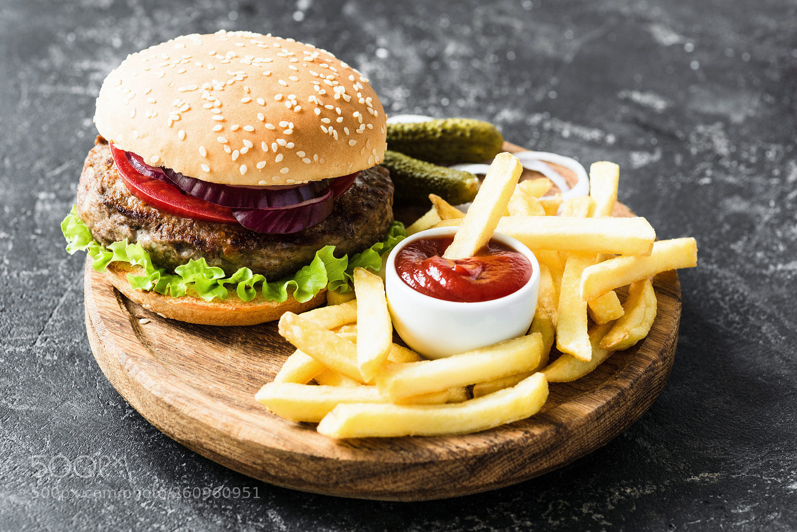 Nikon D810 sample photo. Beef burger with lettuce photography