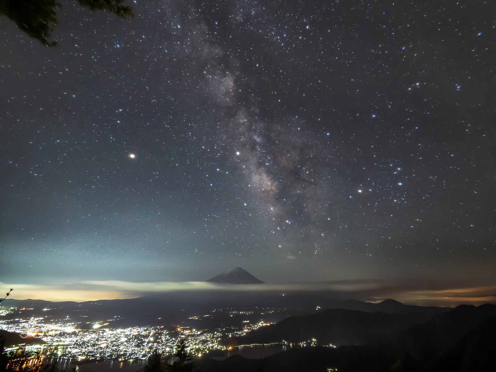 Olympus OM-D E-M1 Mark II sample photo. Milkyway and mt.fuji photography