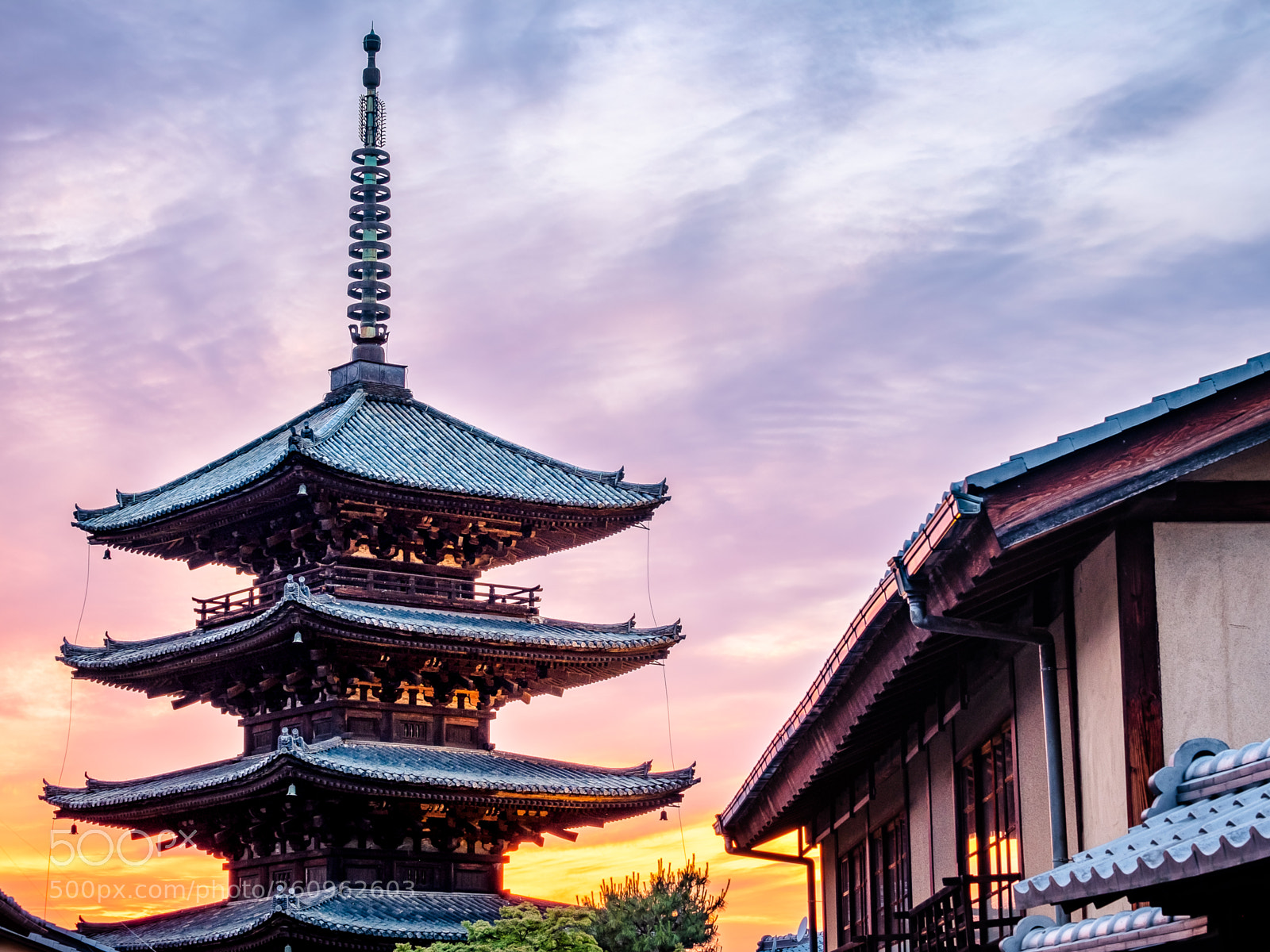 Fujifilm X-Pro2 sample photo. Yasaka pagoda photography