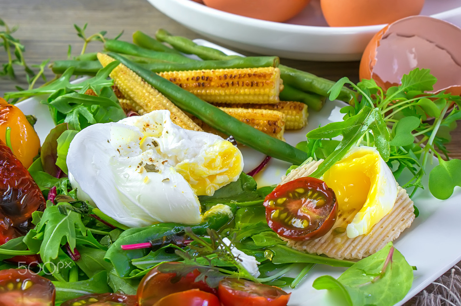 Sony Alpha NEX-6 sample photo. Poached egg with corn vegetables, grilled pepper, spinach, arugula, green beans and baby salad.... photography