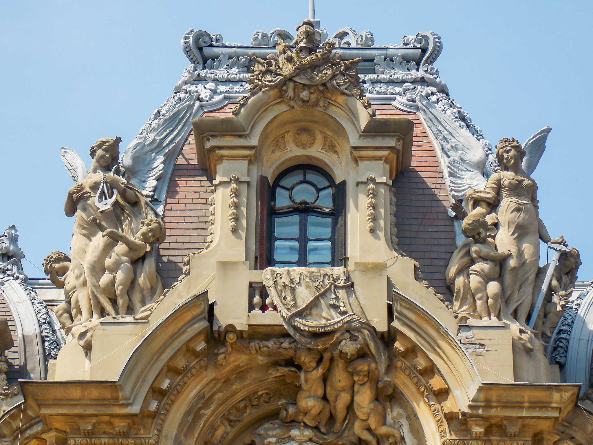 Nikon COOLPIX L320 sample photo. Detail of the roof, cantacuzino palace photography