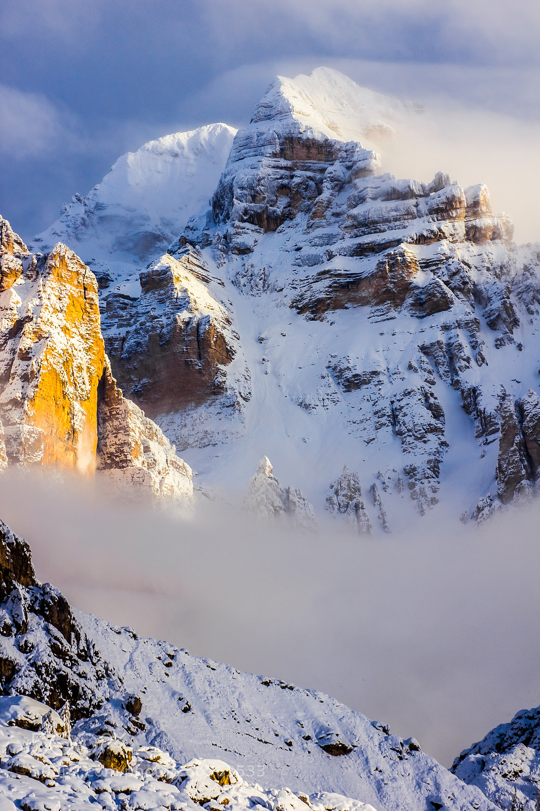 Canon EOS 550D (EOS Rebel T2i / EOS Kiss X4) sample photo. Fantastic winter mountains landscape photography