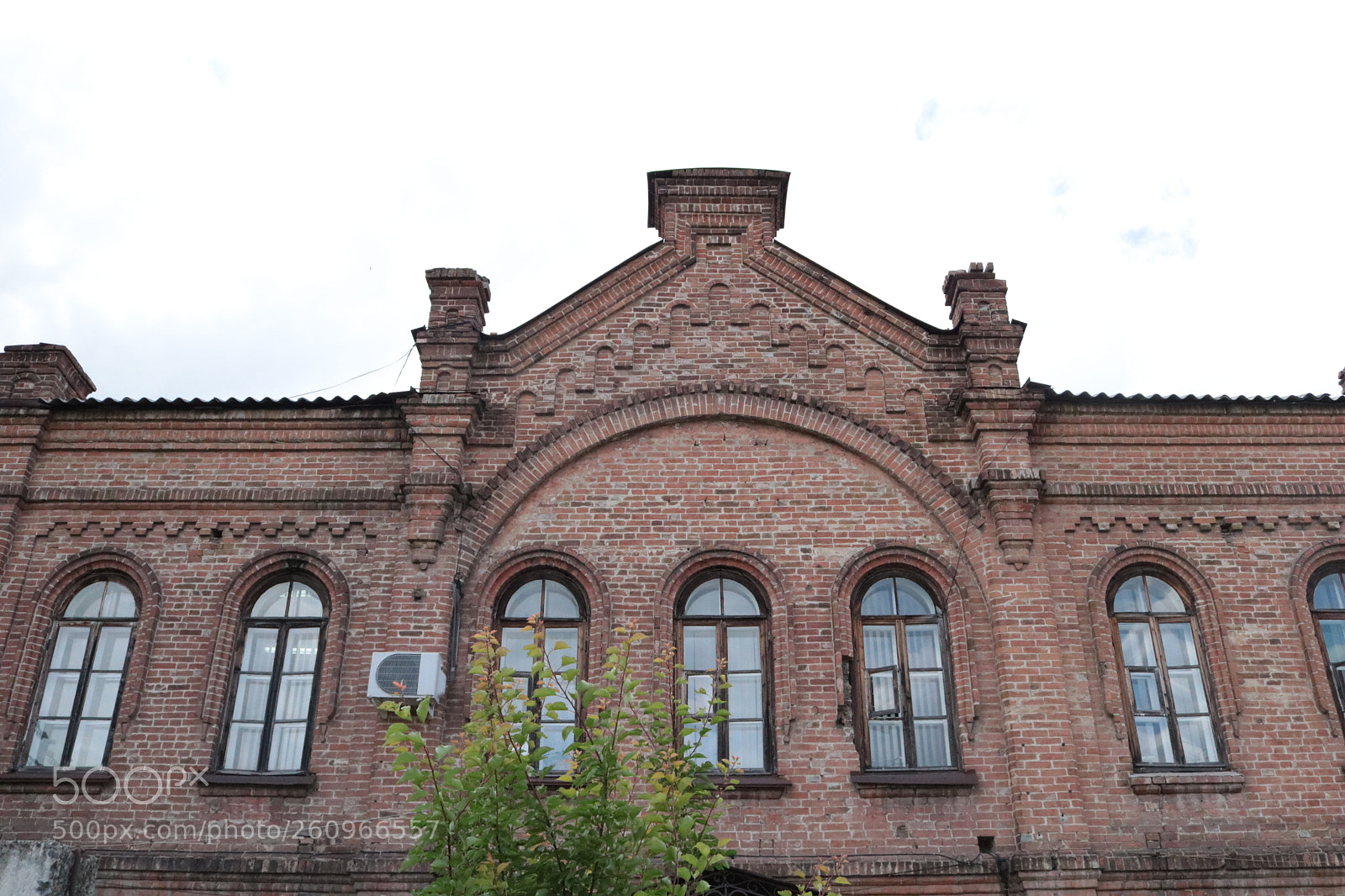 Canon EOS 750D (EOS Rebel T6i / EOS Kiss X8i) sample photo. Old building photography