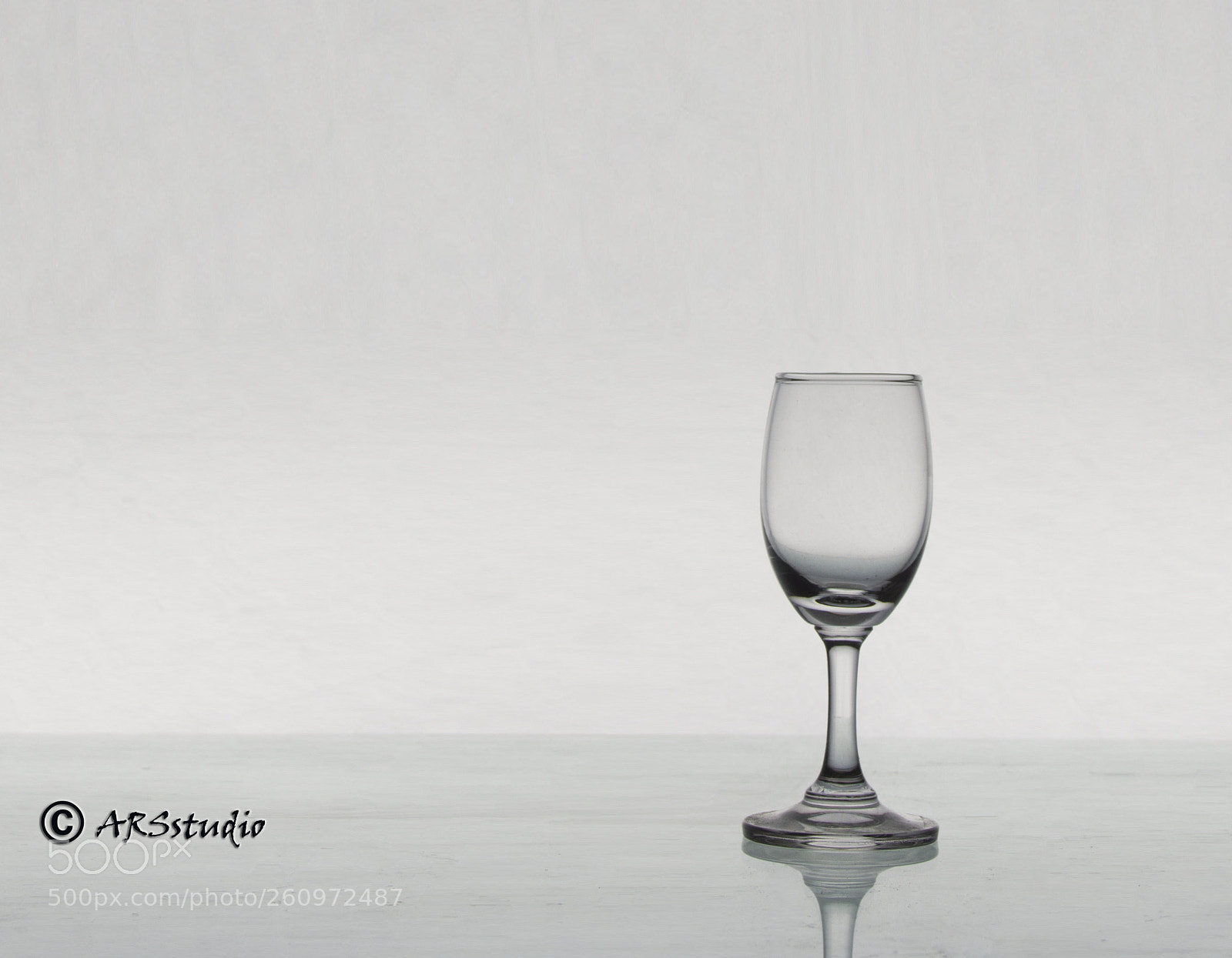 Canon EOS 600D (Rebel EOS T3i / EOS Kiss X5) sample photo. Goblet white photography