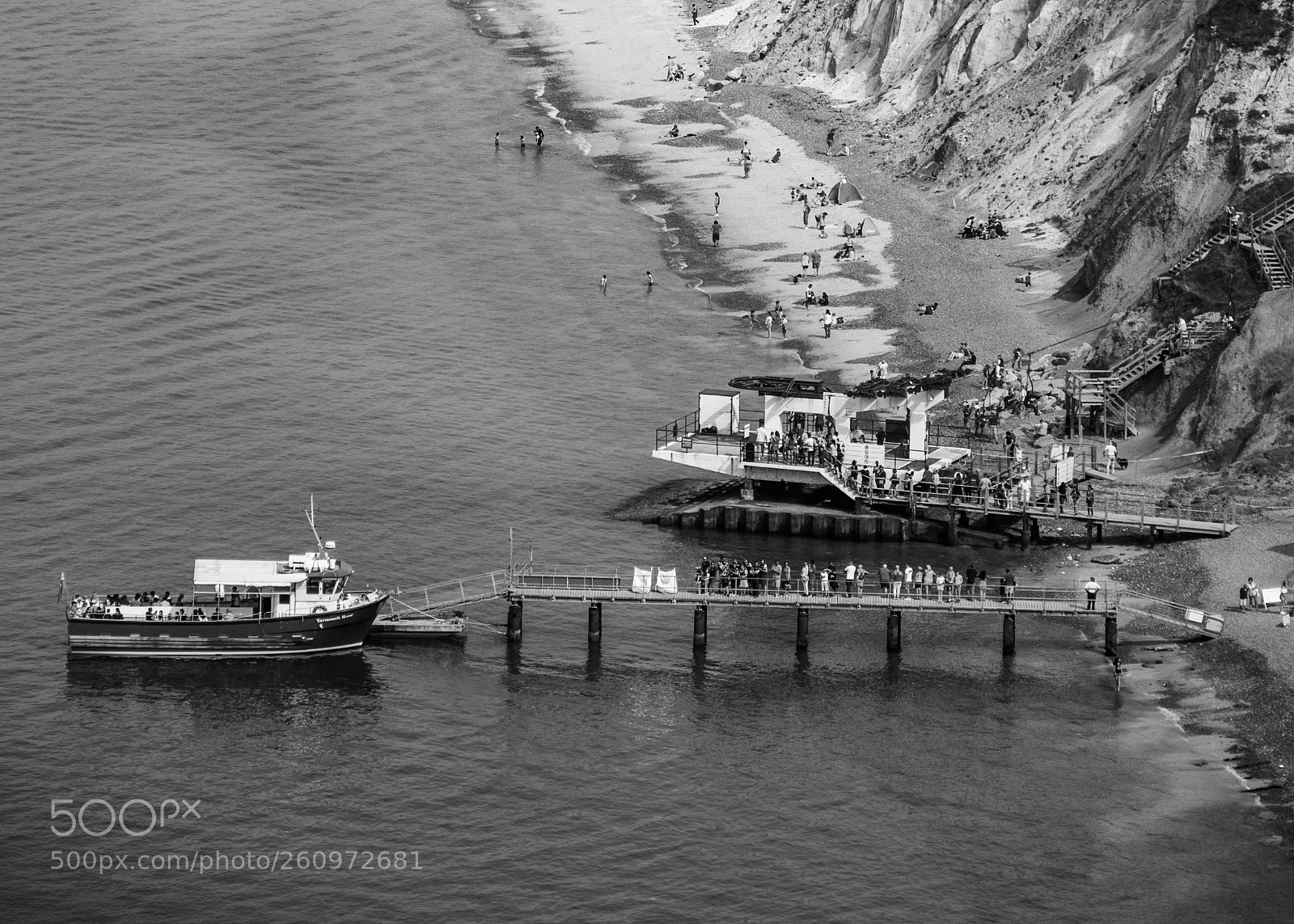 Canon EOS 70D sample photo. Coastal b&w photography