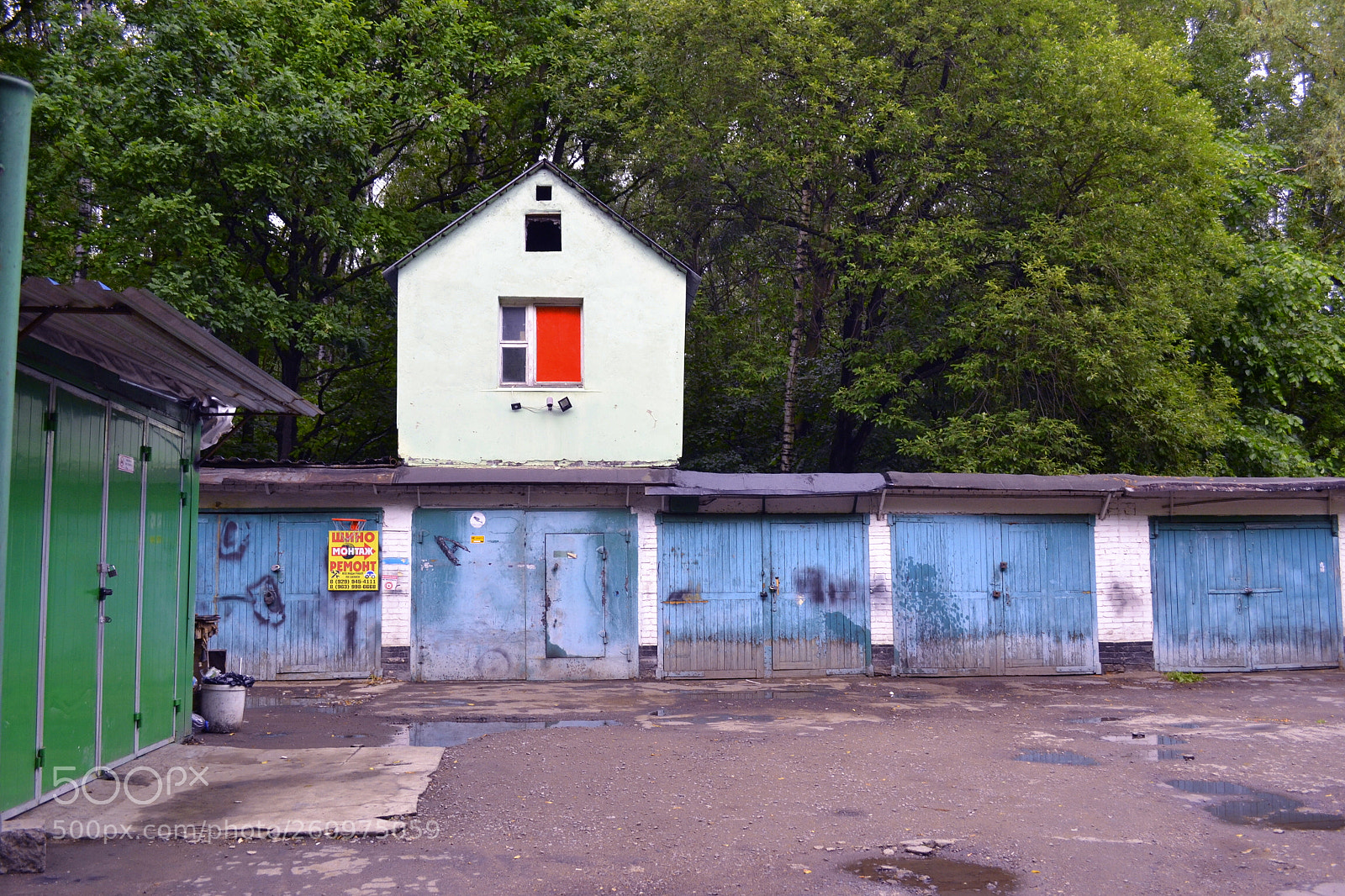 Nikon D3100 sample photo. Car repair photography