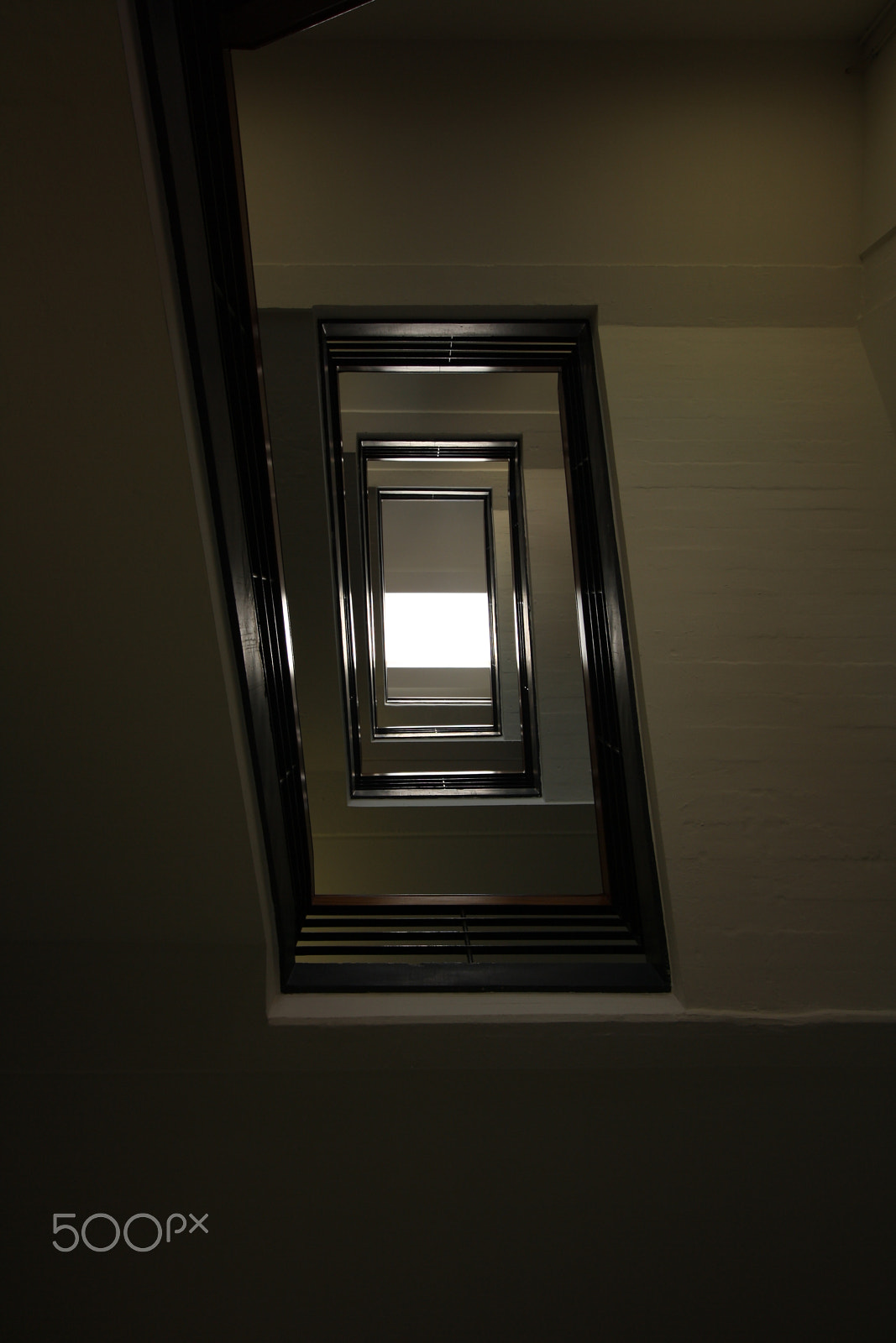 Canon EOS 1000D (EOS Digital Rebel XS / EOS Kiss F) sample photo. Treppenschacht - stairway photography