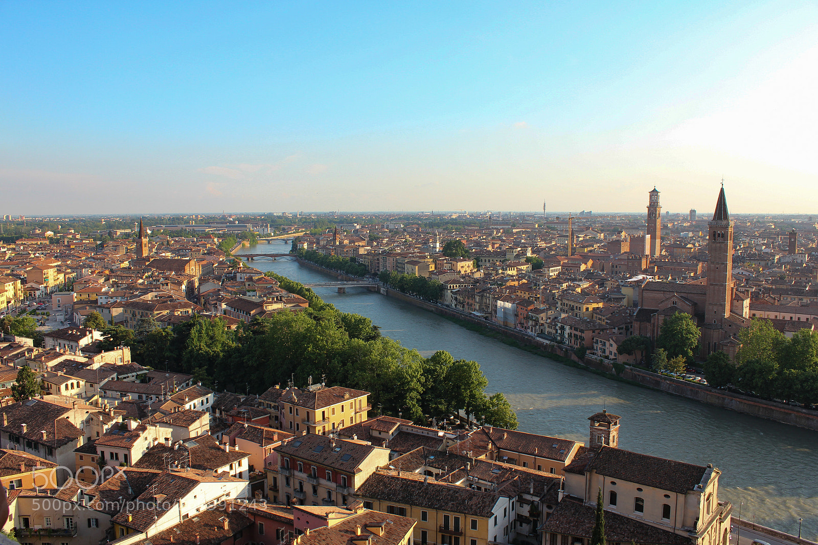 Canon EOS 550D (EOS Rebel T2i / EOS Kiss X4) sample photo. Verona from above photography