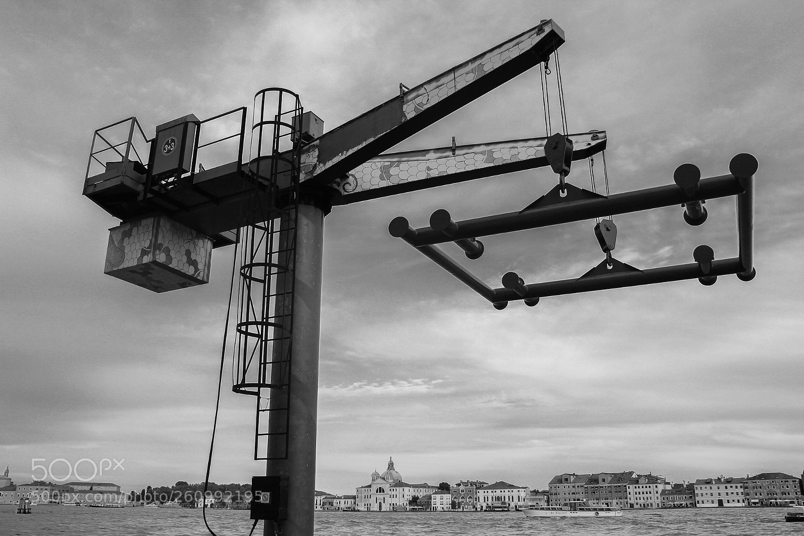 Canon EOS 550D (EOS Rebel T2i / EOS Kiss X4) sample photo. Industrial structure photography
