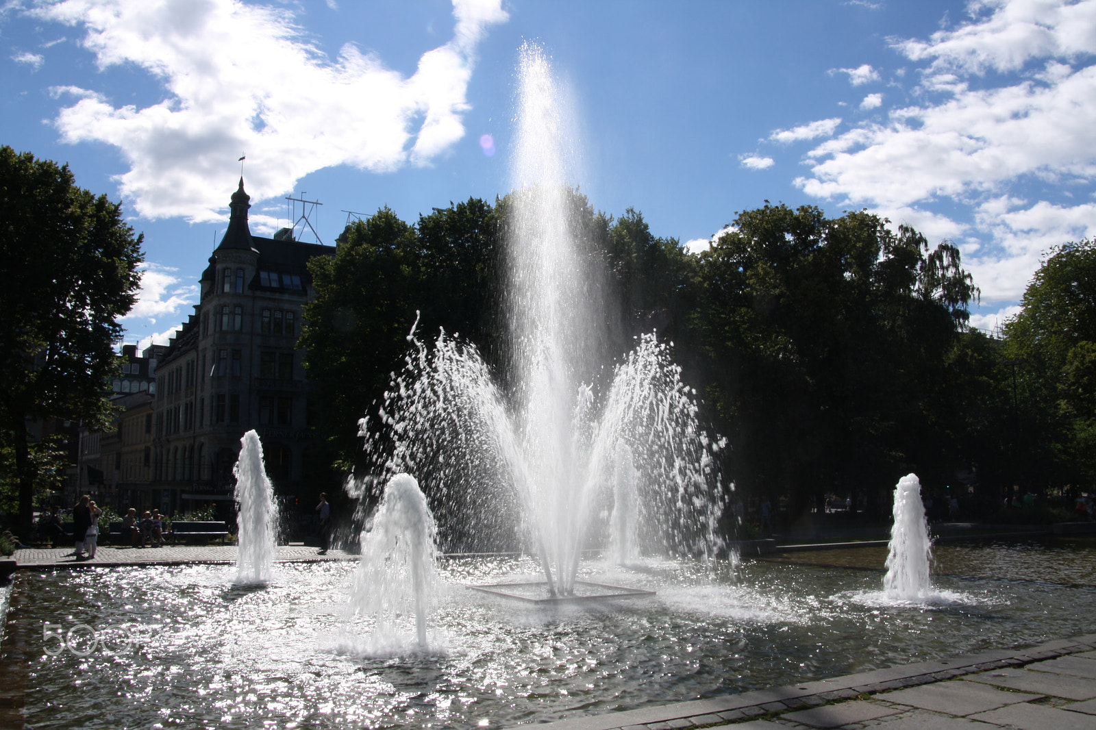 Canon EOS 1000D (EOS Digital Rebel XS / EOS Kiss F) sample photo. Fountain in oslo photography