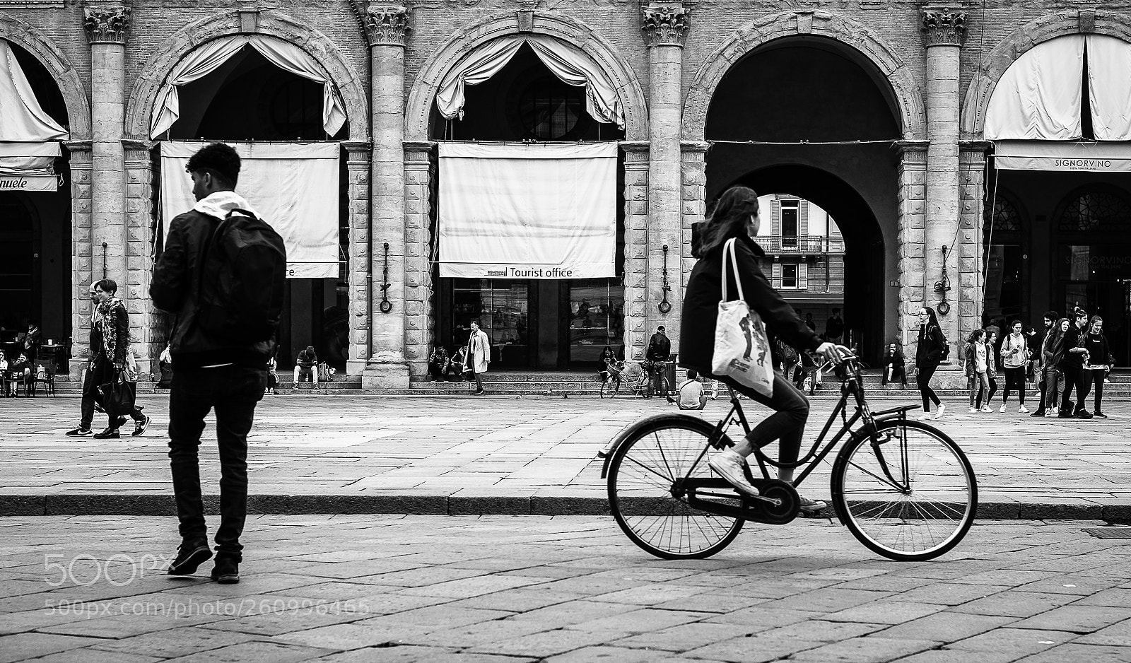 Fujifilm X-T10 sample photo. .. piazza grande ... photography