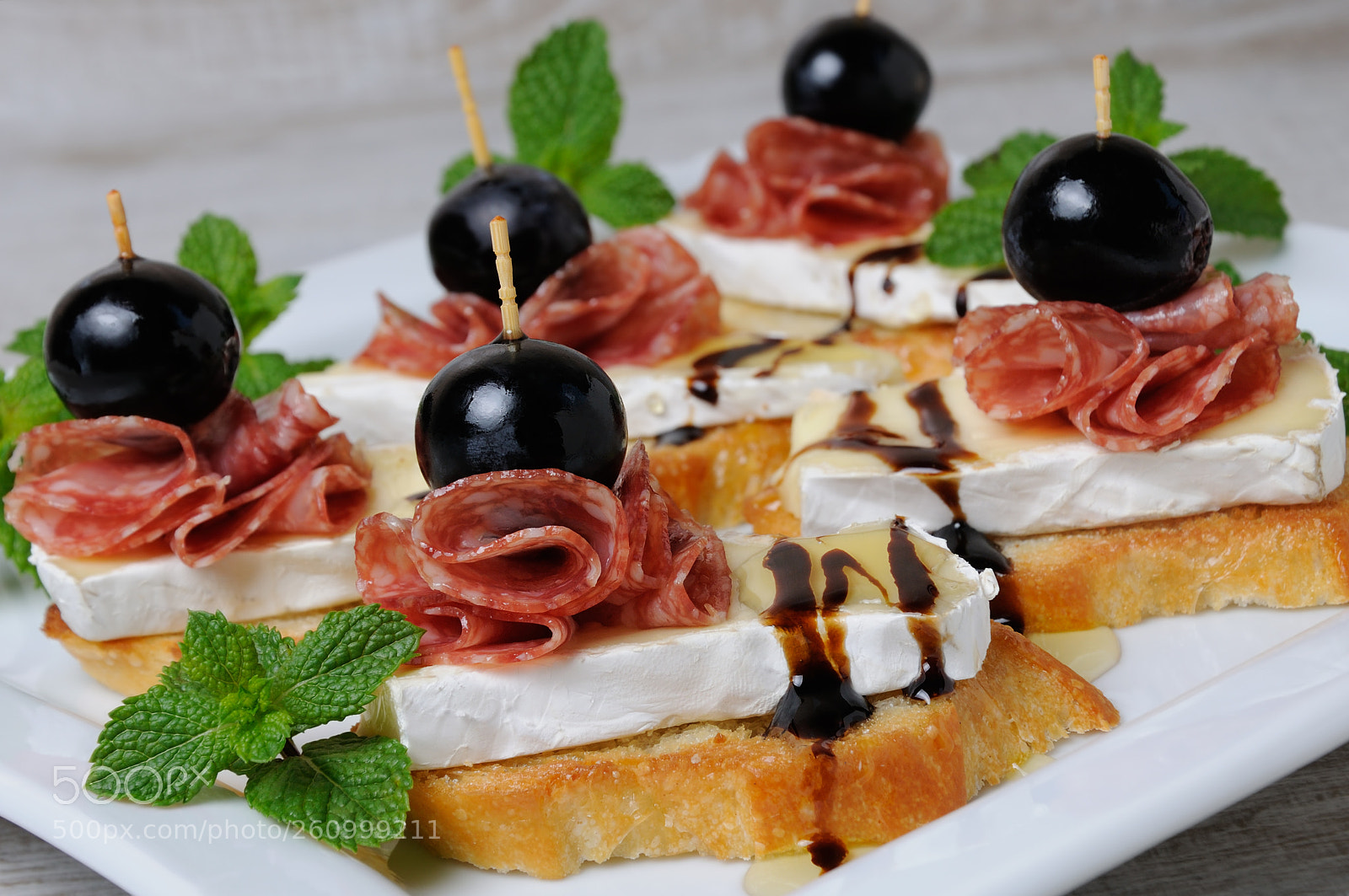 Nikon D90 sample photo. Snack with cheese brie photography