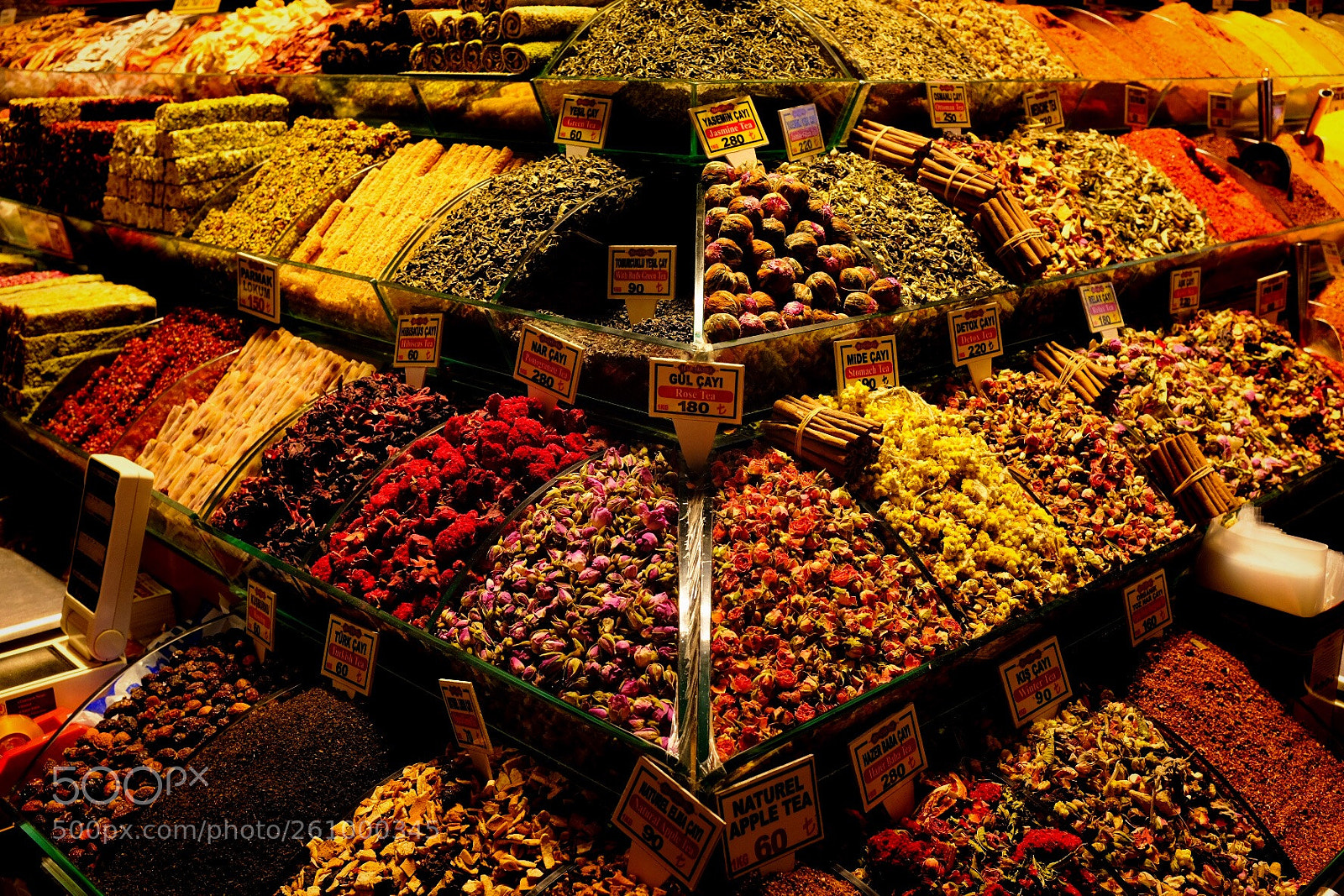 Fujifilm X100F sample photo. Spice market , istanbul photography