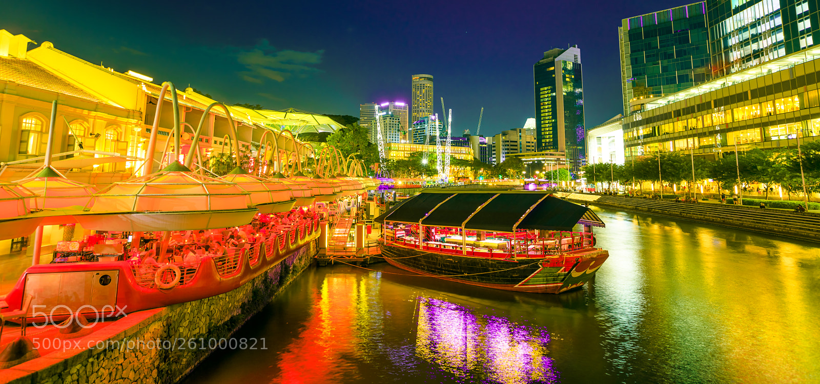 Canon EOS 5D Mark IV sample photo. Clarke quay night photography