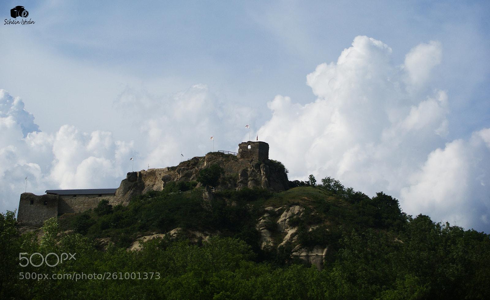 Sony Alpha DSLR-A200 sample photo. Castle of sirok photography