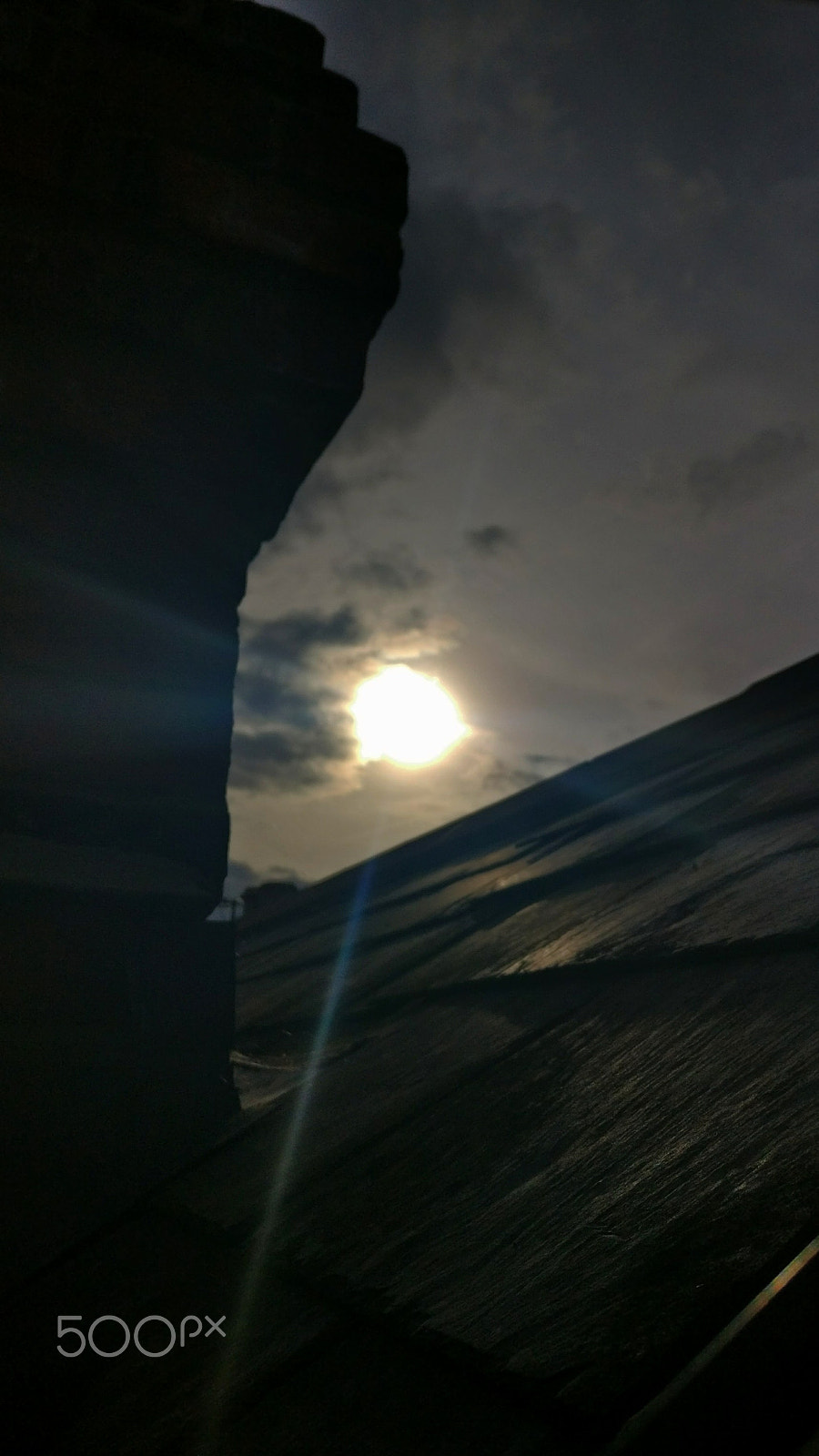 OnePlus A3003 sample photo. Sunlight chimney photography
