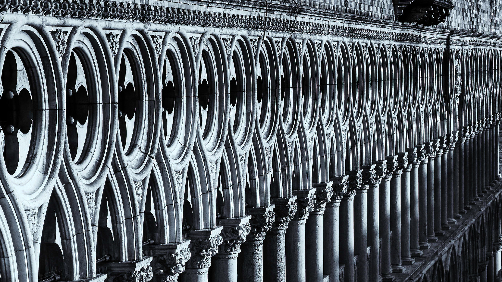 Canon PowerShot G10 sample photo. Venice: facade of the doge's palace photography