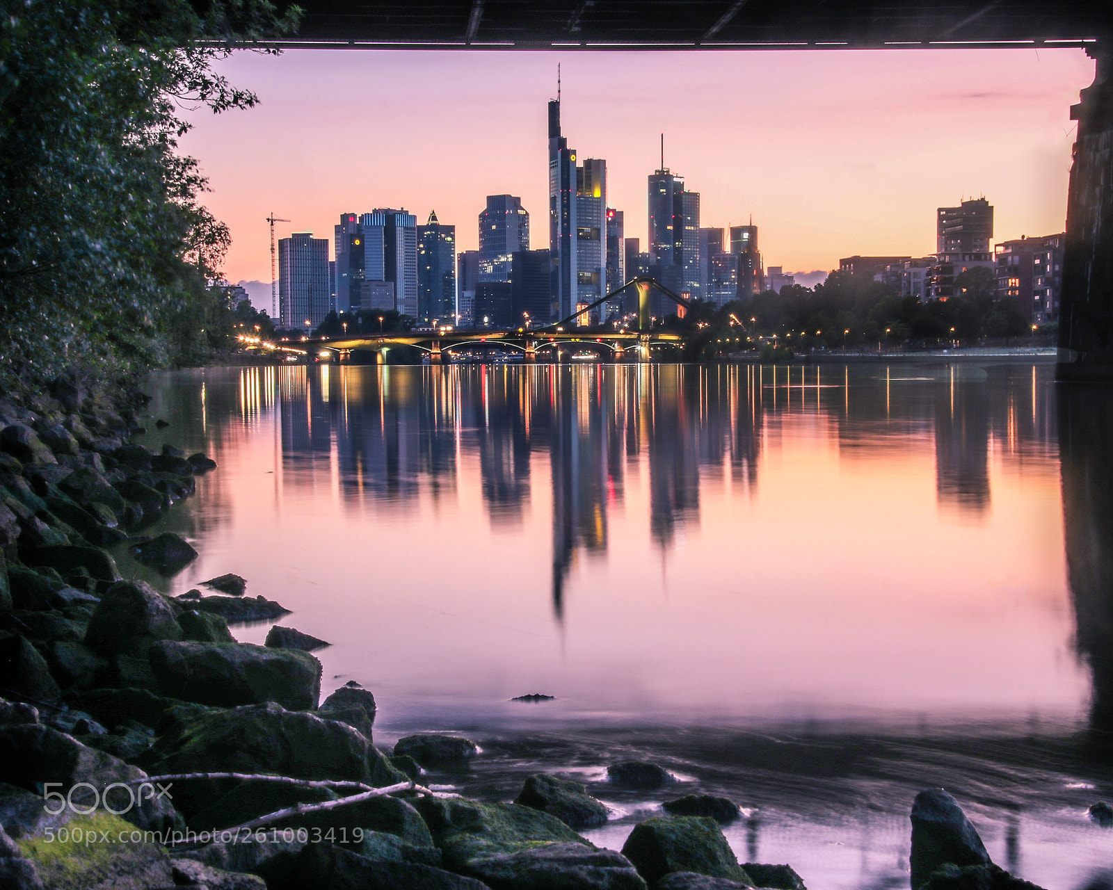 Canon EOS 80D sample photo. Framing the city photography