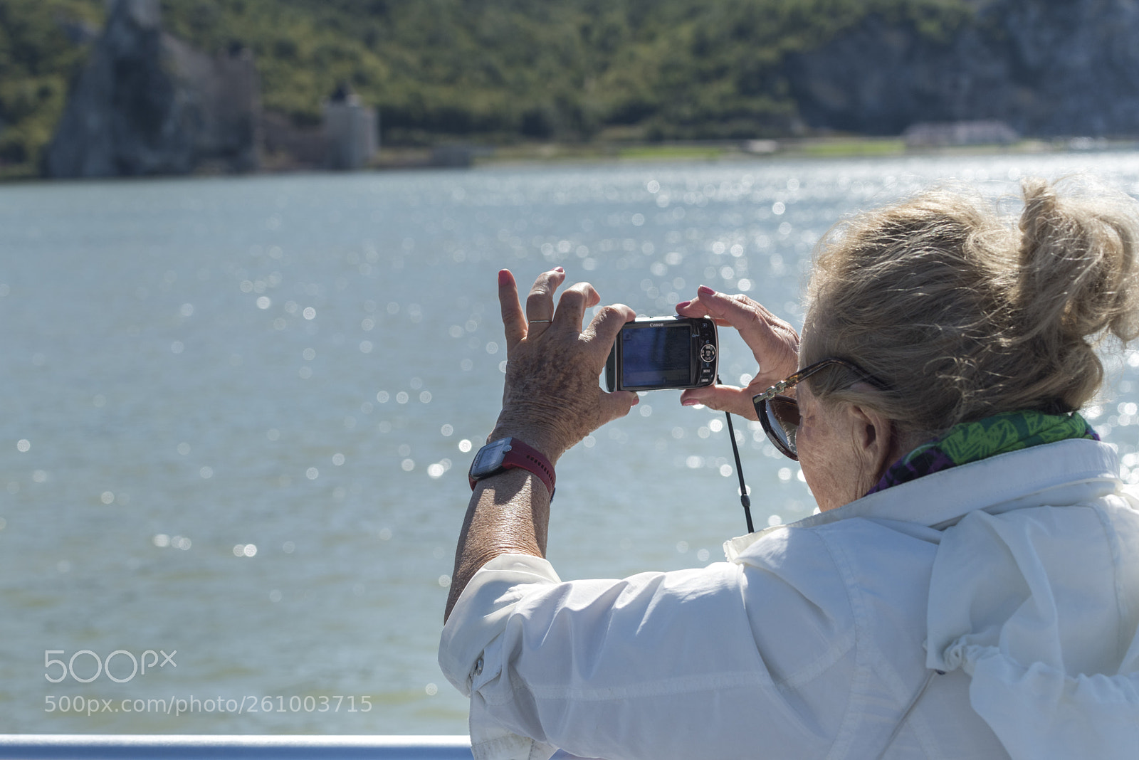 Nikon D810 sample photo. Woman taking picture of photography