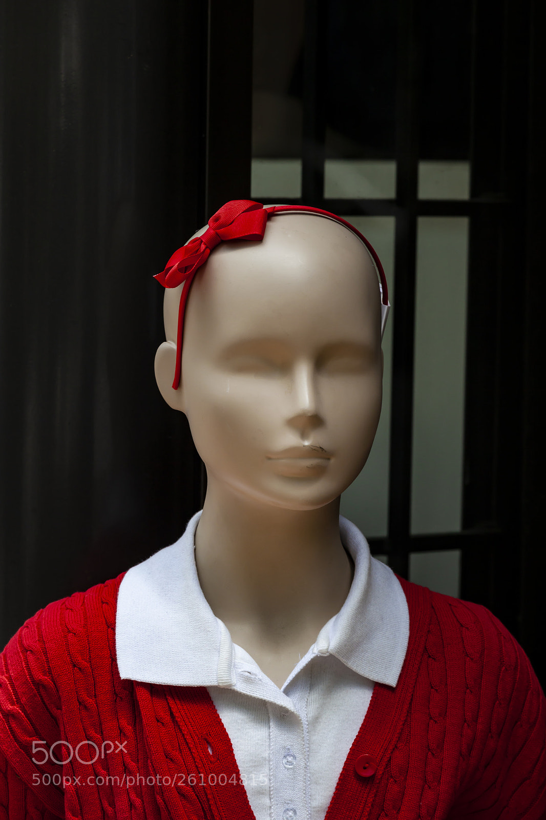Canon EOS 5D Mark II sample photo. Faceless mannequin photography